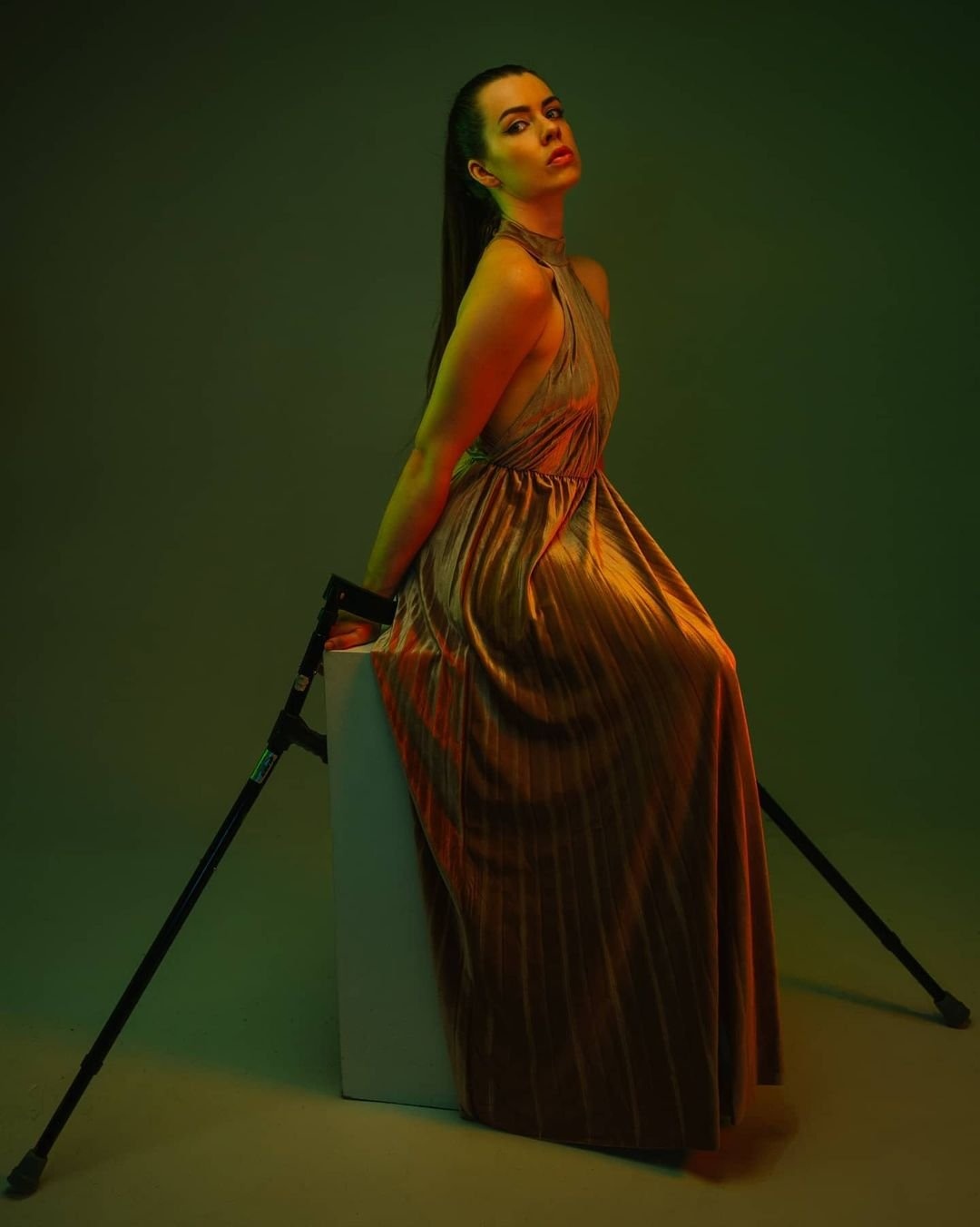 Nu nguoi mau mot chan noi tieng tren mang anh 6