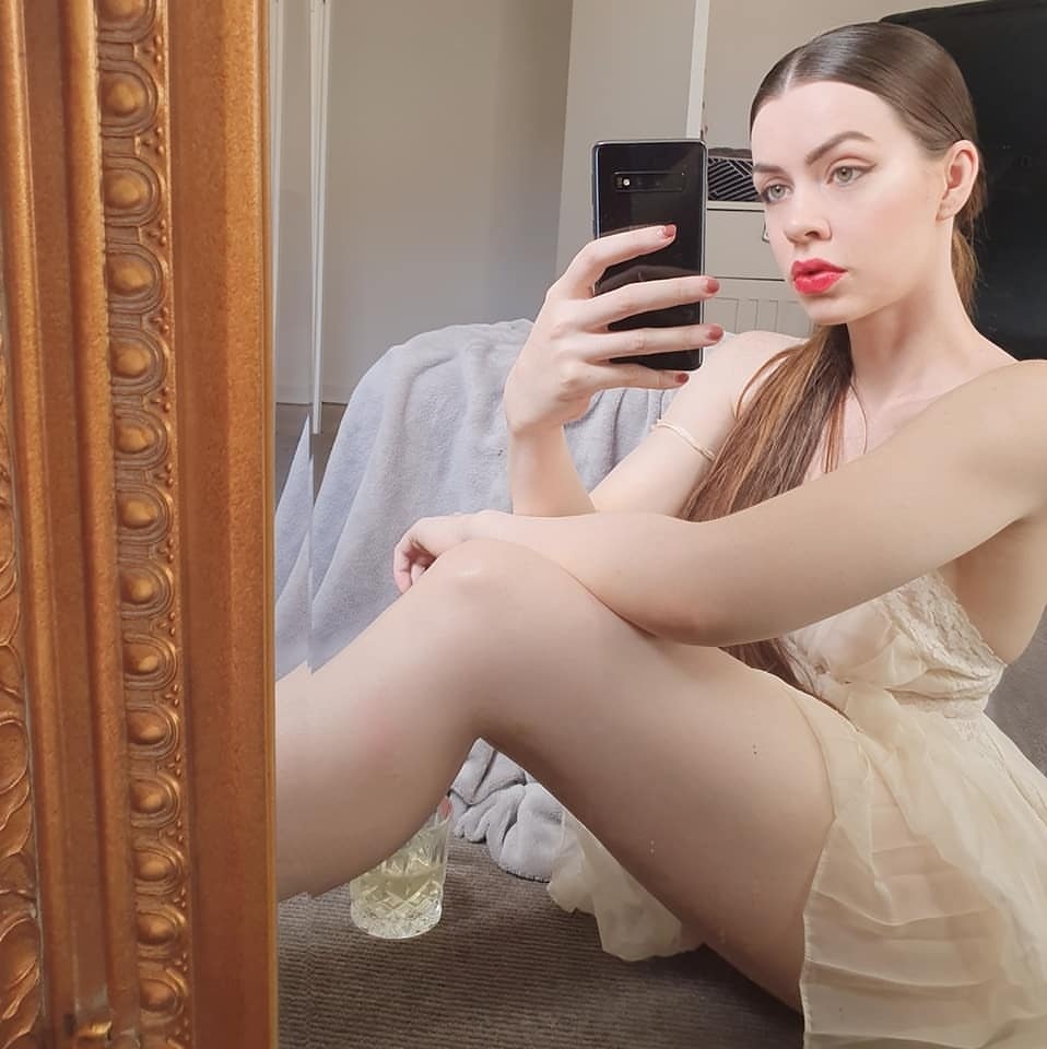 Nu nguoi mau mot chan noi tieng tren mang anh 3