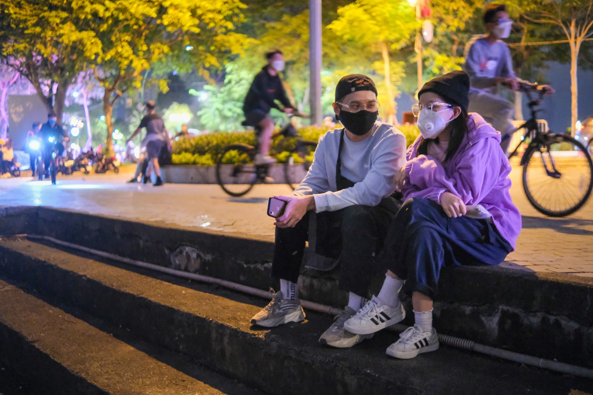 Hoang mang va be tac hau dai dich anh 7