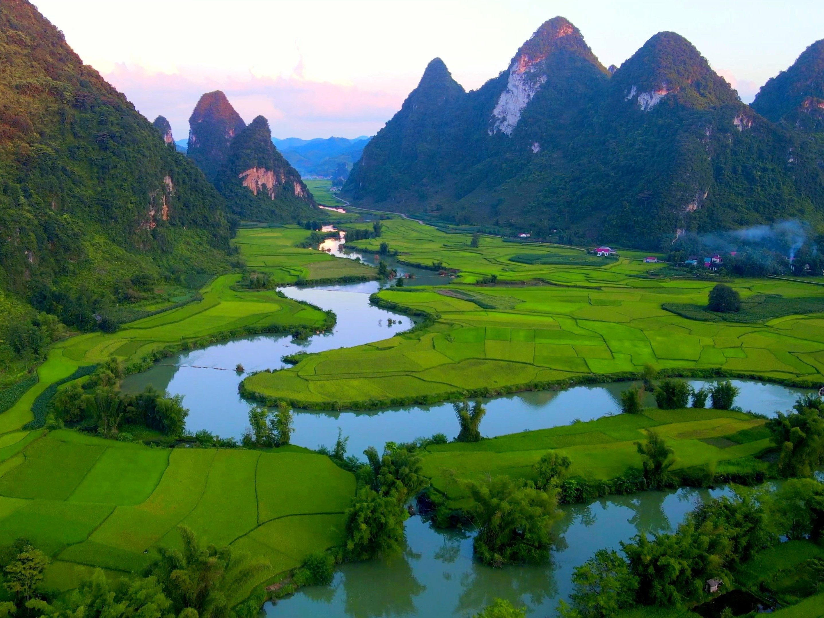 Ve lai thanh pho sau nhieu thang mac ket vi dich anh 7