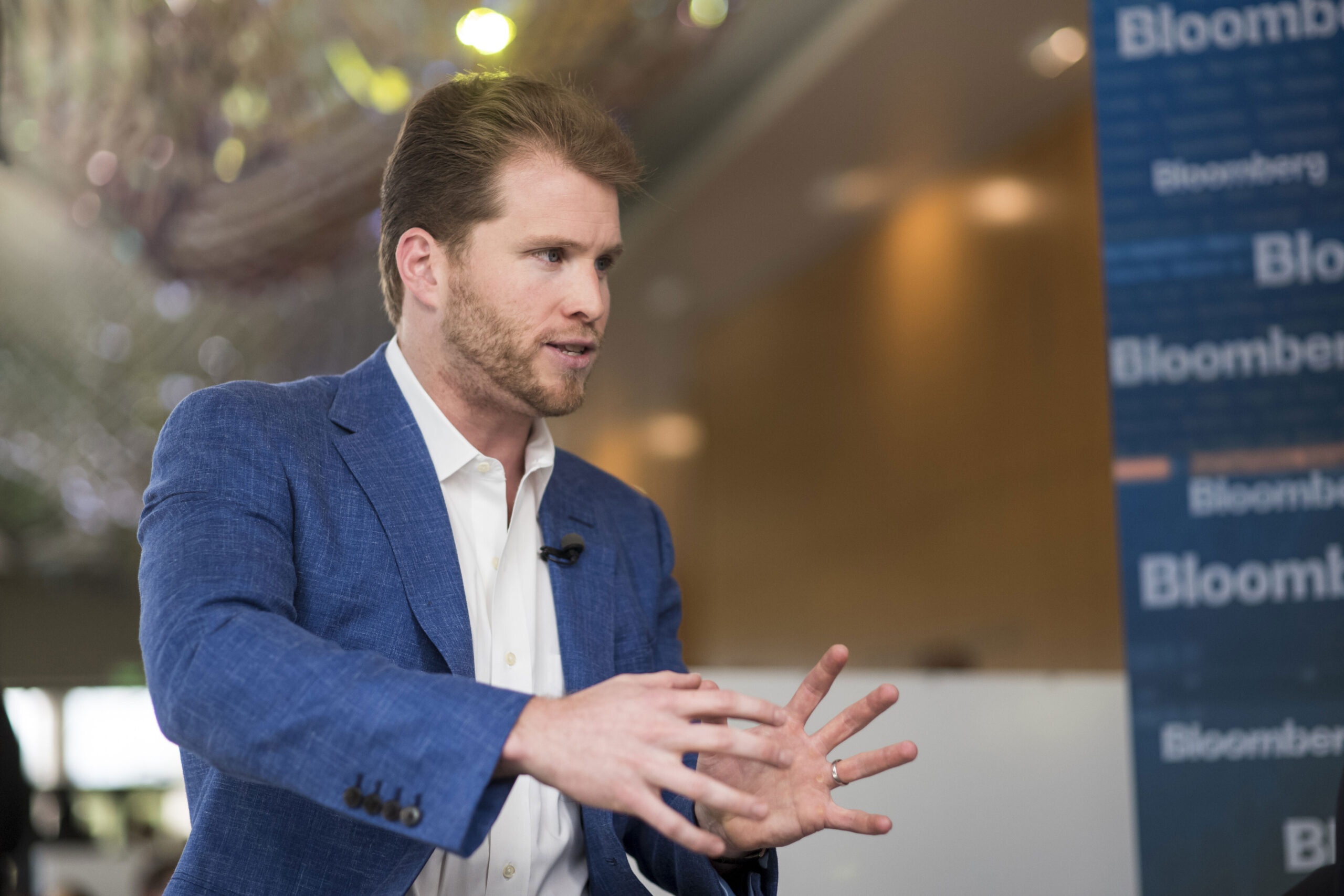 Gay phan no vi mia mai cac ong bo nghi phep de cham con anh 1