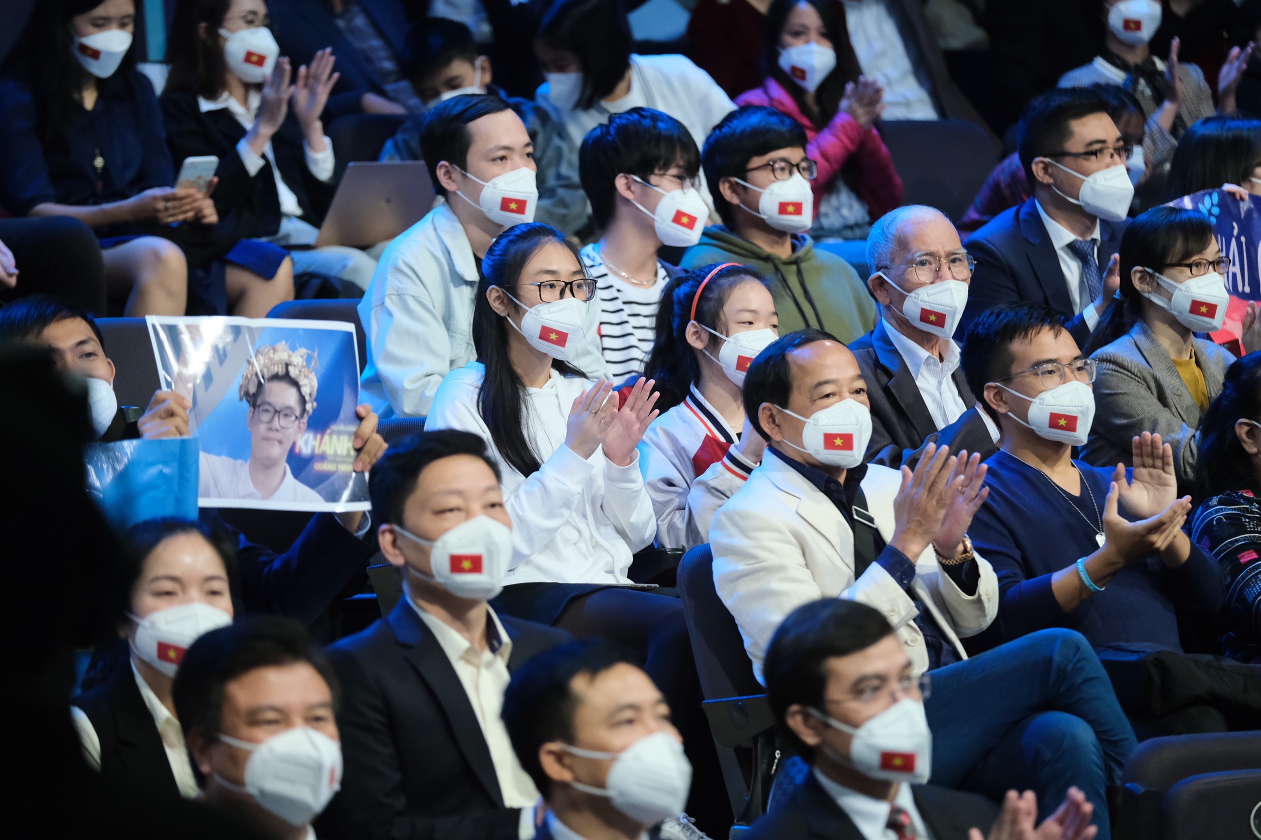 Quan quan Duong len dinh Olympia nam 21 anh 5