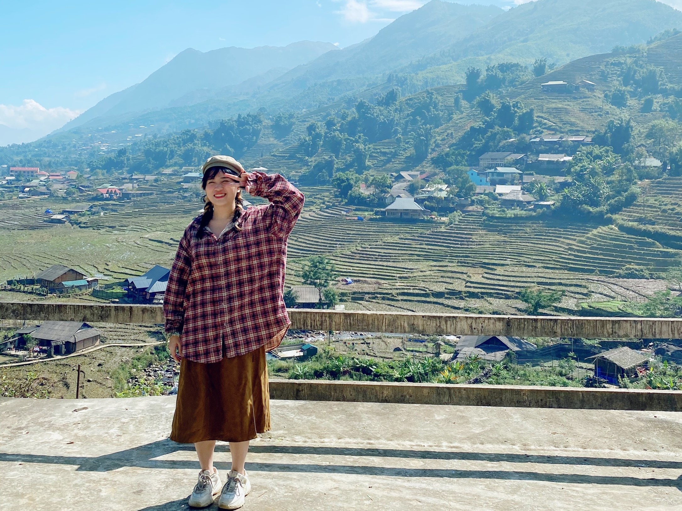 Nhom ban bo viec o pho len Sa Pa lam du lich anh 3