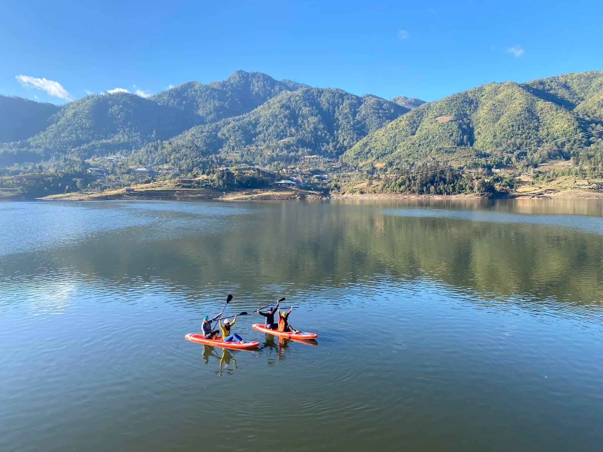 Nhom ban bo viec o pho len Sa Pa lam du lich anh 12