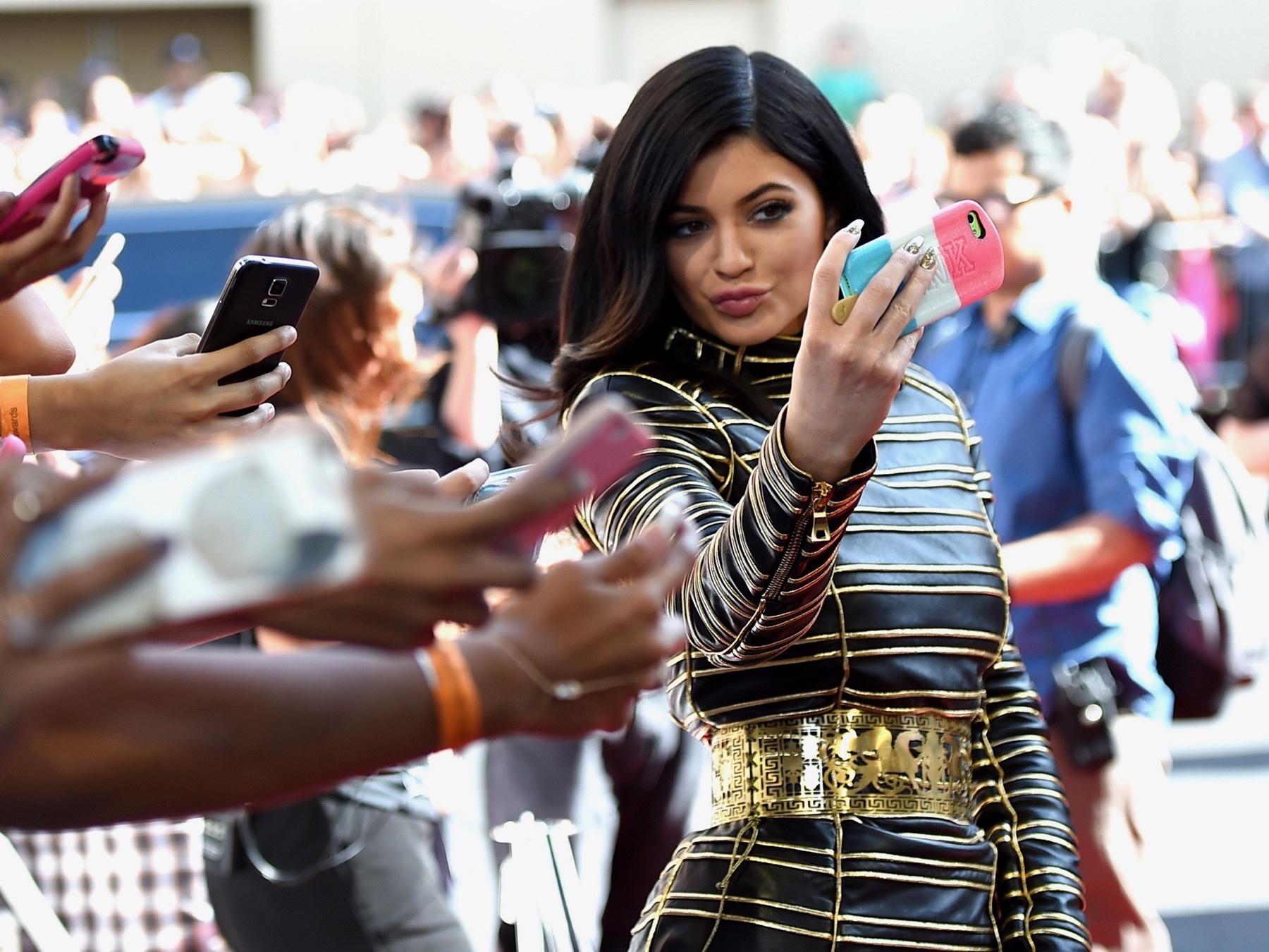 Mang xa hoi lam gia tang chung am anh ve nguoi noi tieng anh 2