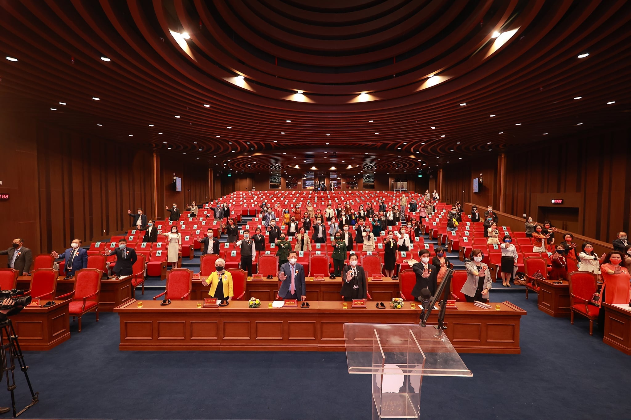 Bao ve phu nu va tre em gai khoi bao luc xam hai anh 1