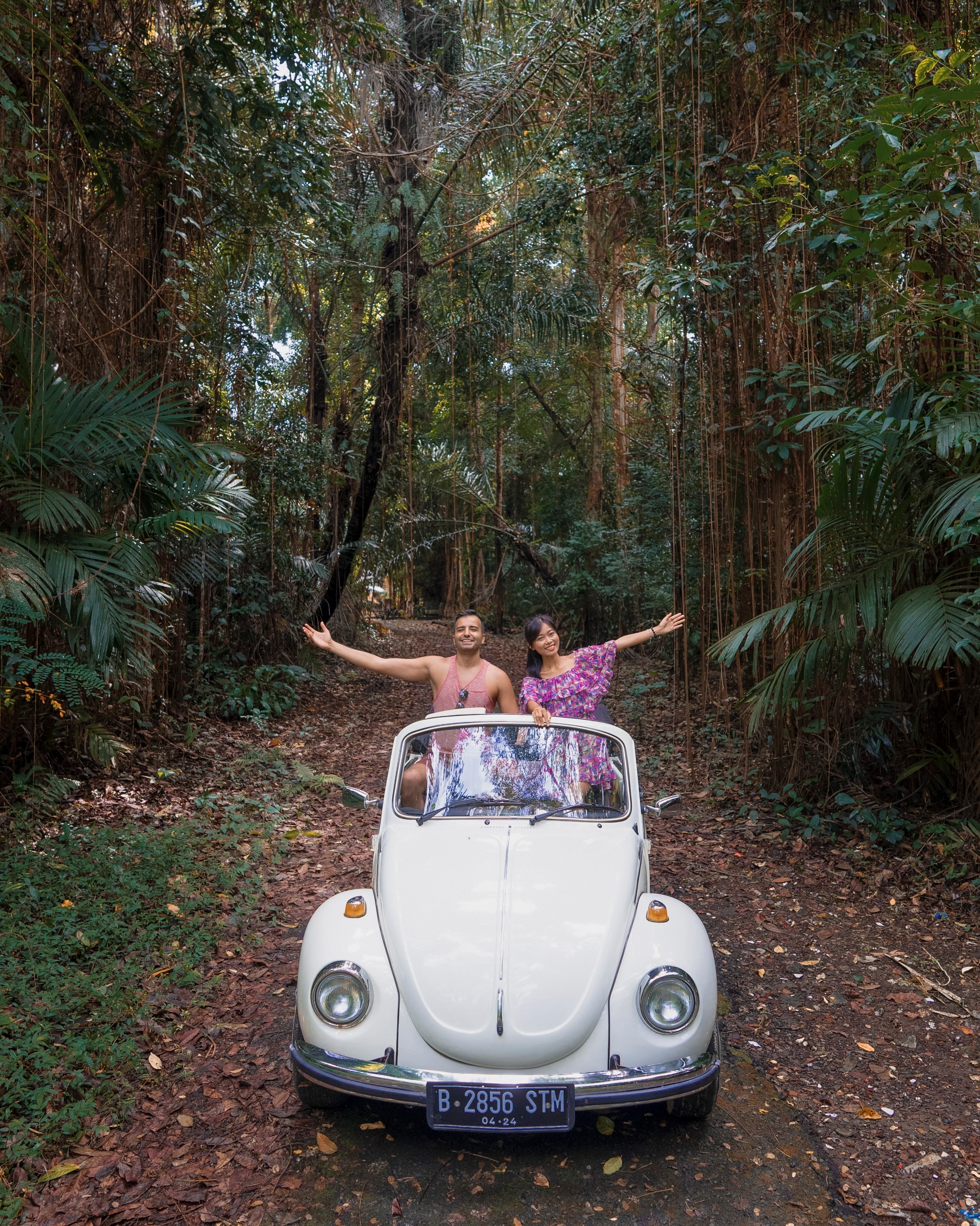 Chuyen bay 30 tieng den Phuket trong dich cua cap doi Viet - My anh 6