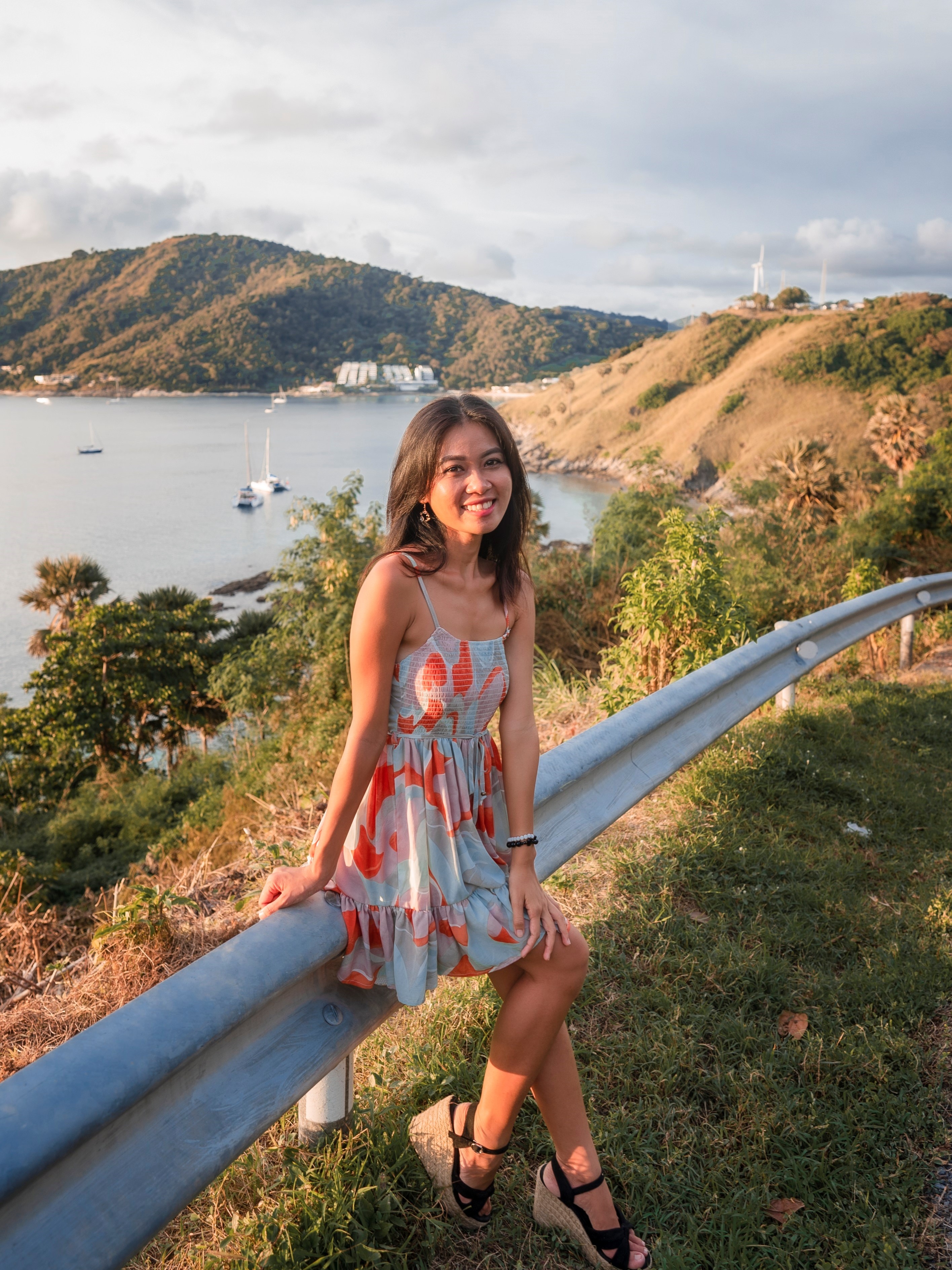 Chuyen bay 30 tieng den Phuket trong dich cua cap doi Viet - My anh 4