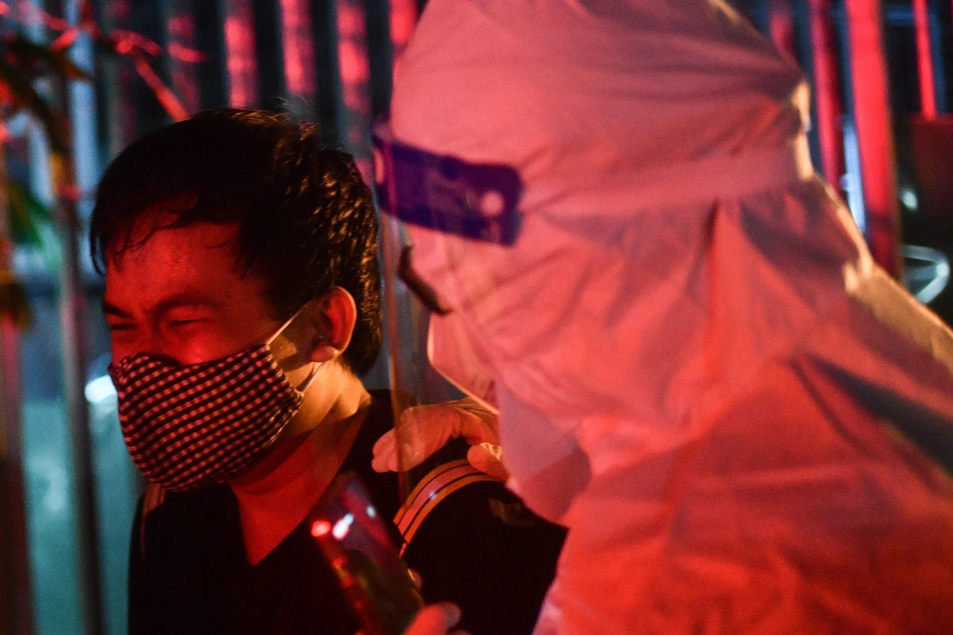 Su tich cuc doc hai hau dich anh 2