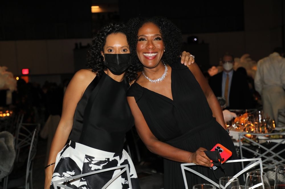 Bien chung Omicron khong the ngan nguoi My tiec tung anh 3