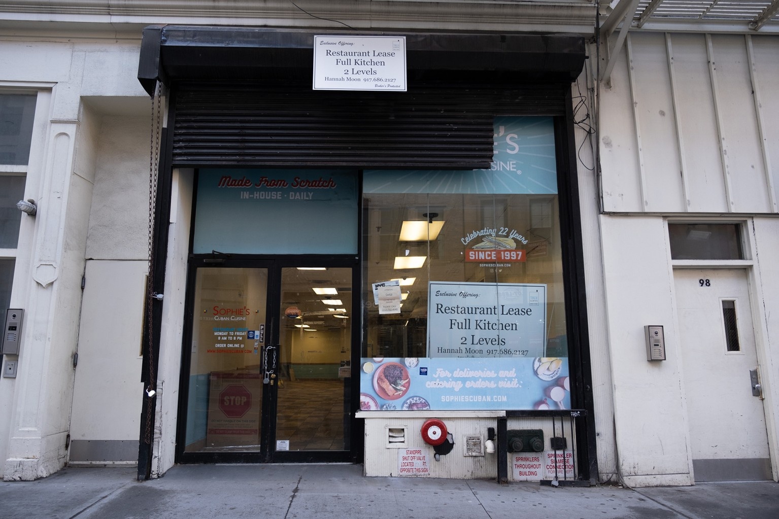 Omicron đánh cắp Giáng sinh ở New York ảnh 2 Omicron danh cap Giang sinh o New York anh 2