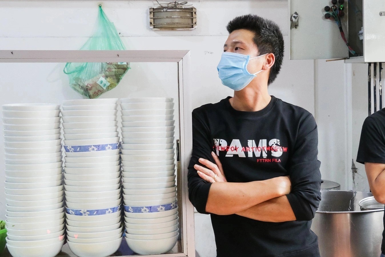 Nhieu quan dong cua, nghi Tet som khi phai dung ban tai cho hinh anh