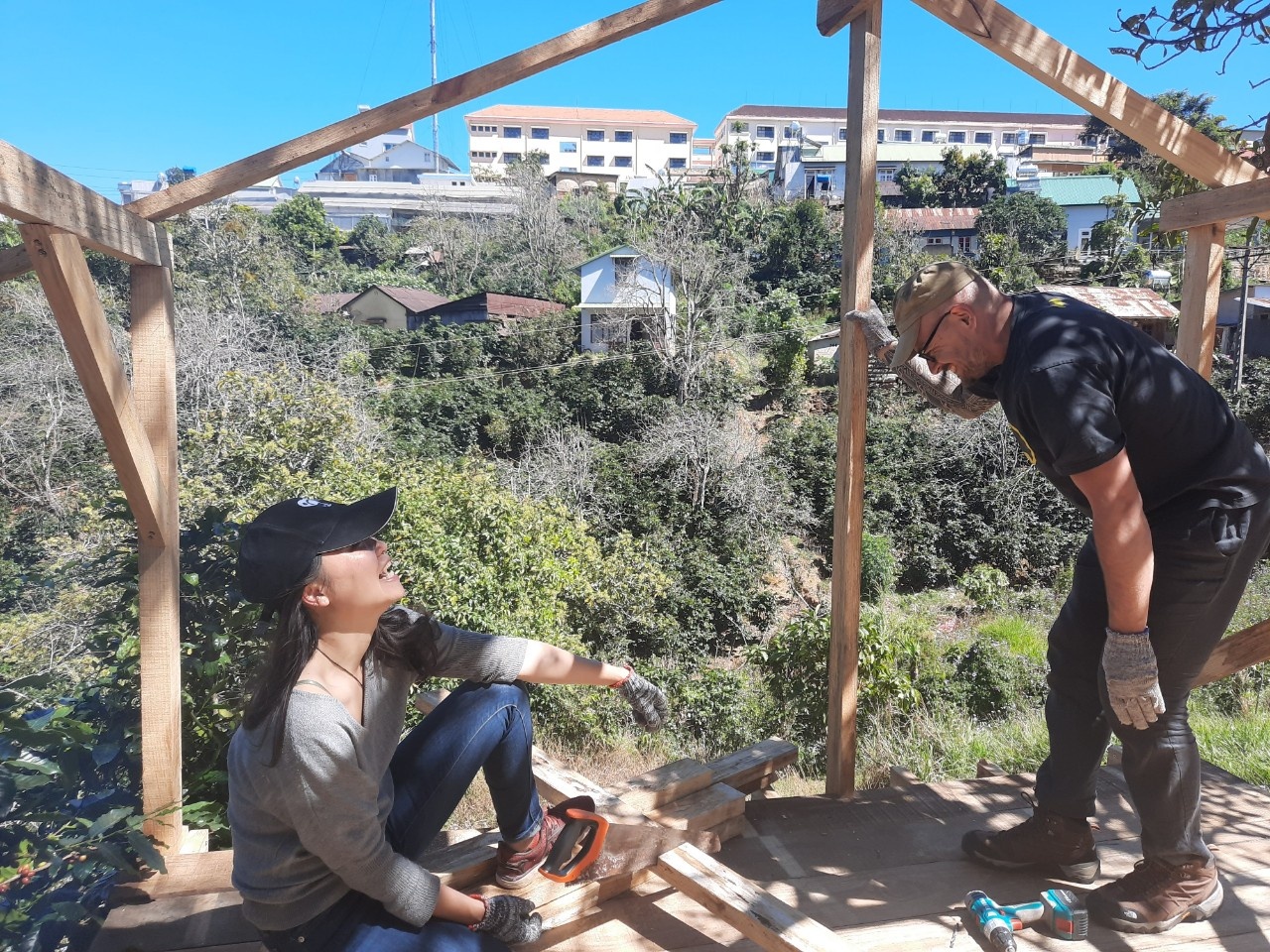 Bỏ phố về Đà Lạt dựng nhà bằng tre ảnh 4 Bo pho ve Da Lat dung nha bang tre anh 4