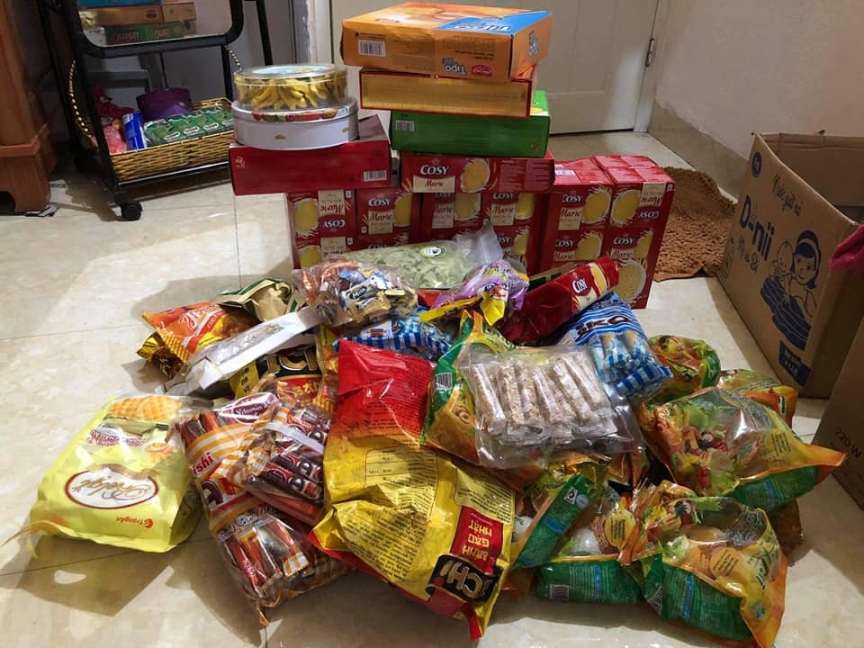 Gom bánh kẹo dư sau Tết tặng trẻ em vùng cao ảnh 1 Gom banh keo du sau Tet tang tre em vung cao anh 1