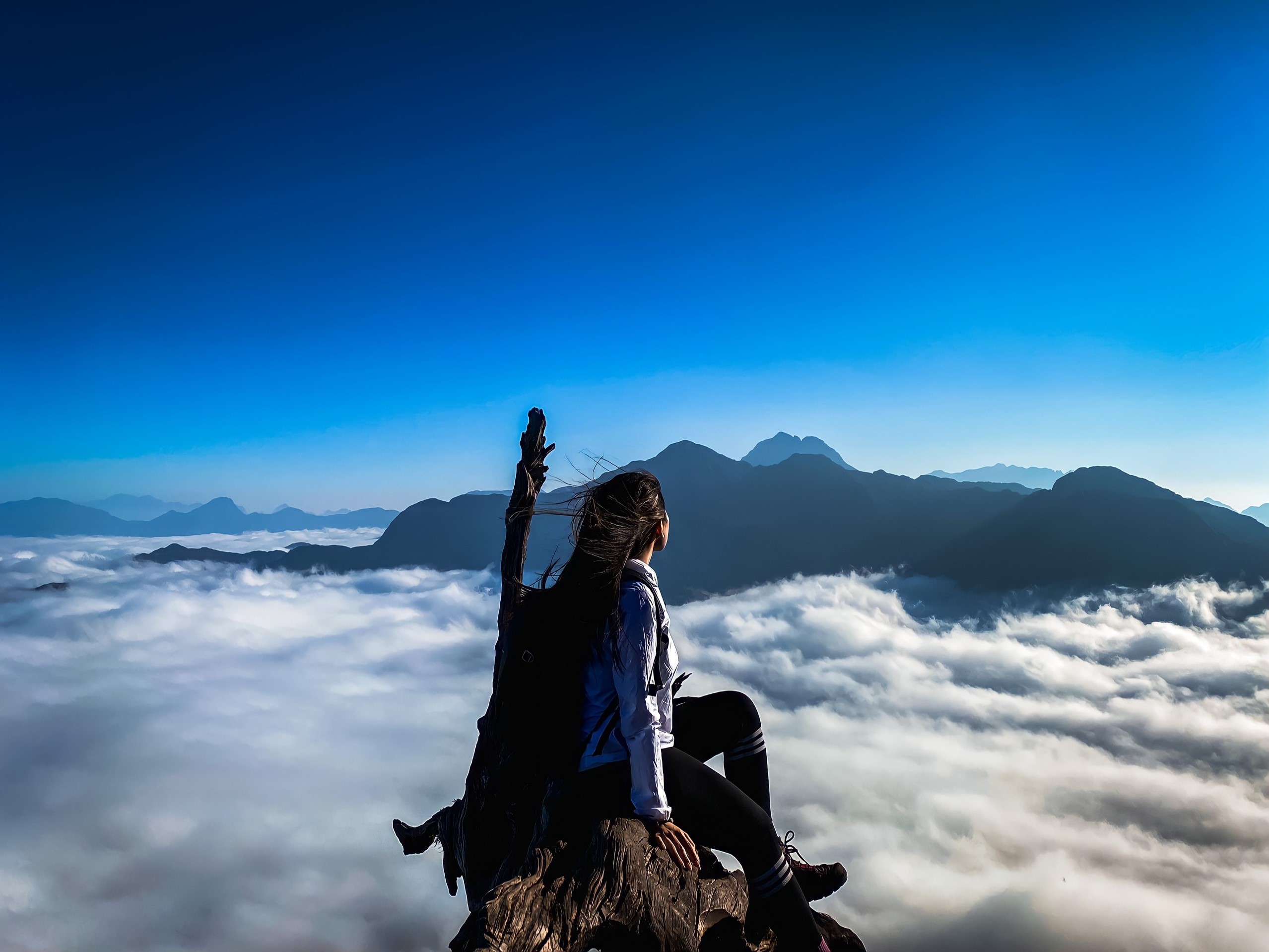 Trekking thay vi di nghi duong dau nam anh 6