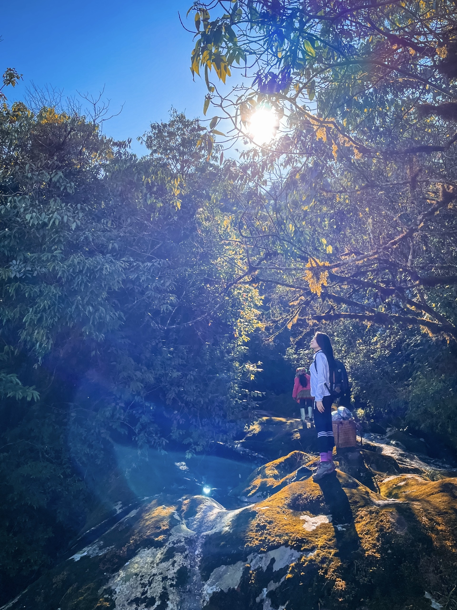 Trekking thay vi di nghi duong dau nam anh 2