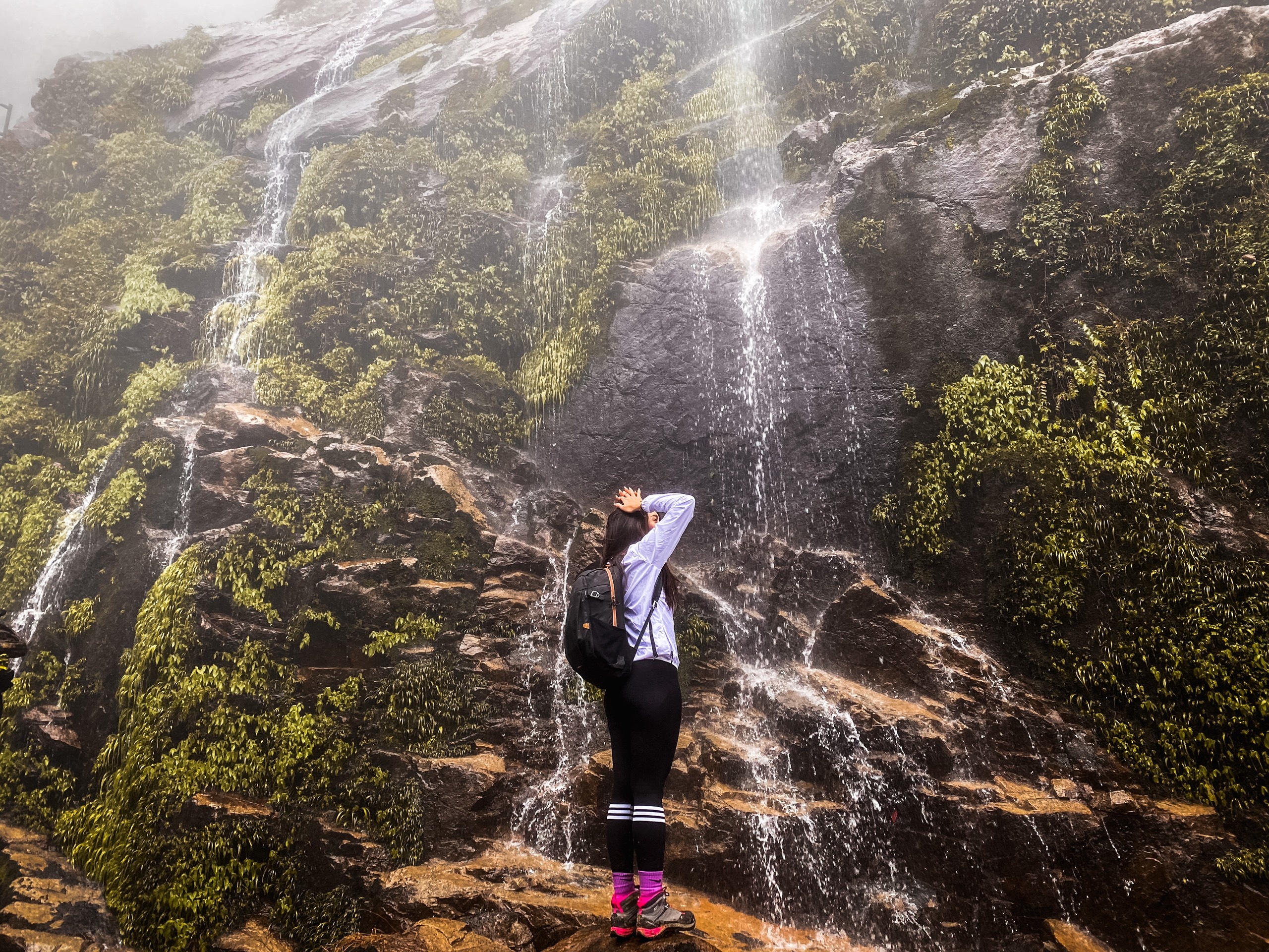 Trekking thay vi di nghi duong dau nam anh 5