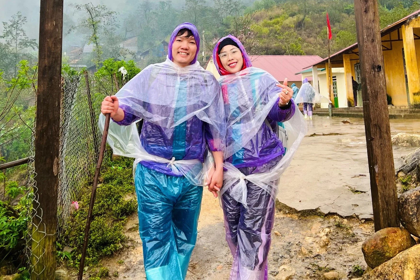 Trekking thay vi di nghi duong dau nam moi hinh anh