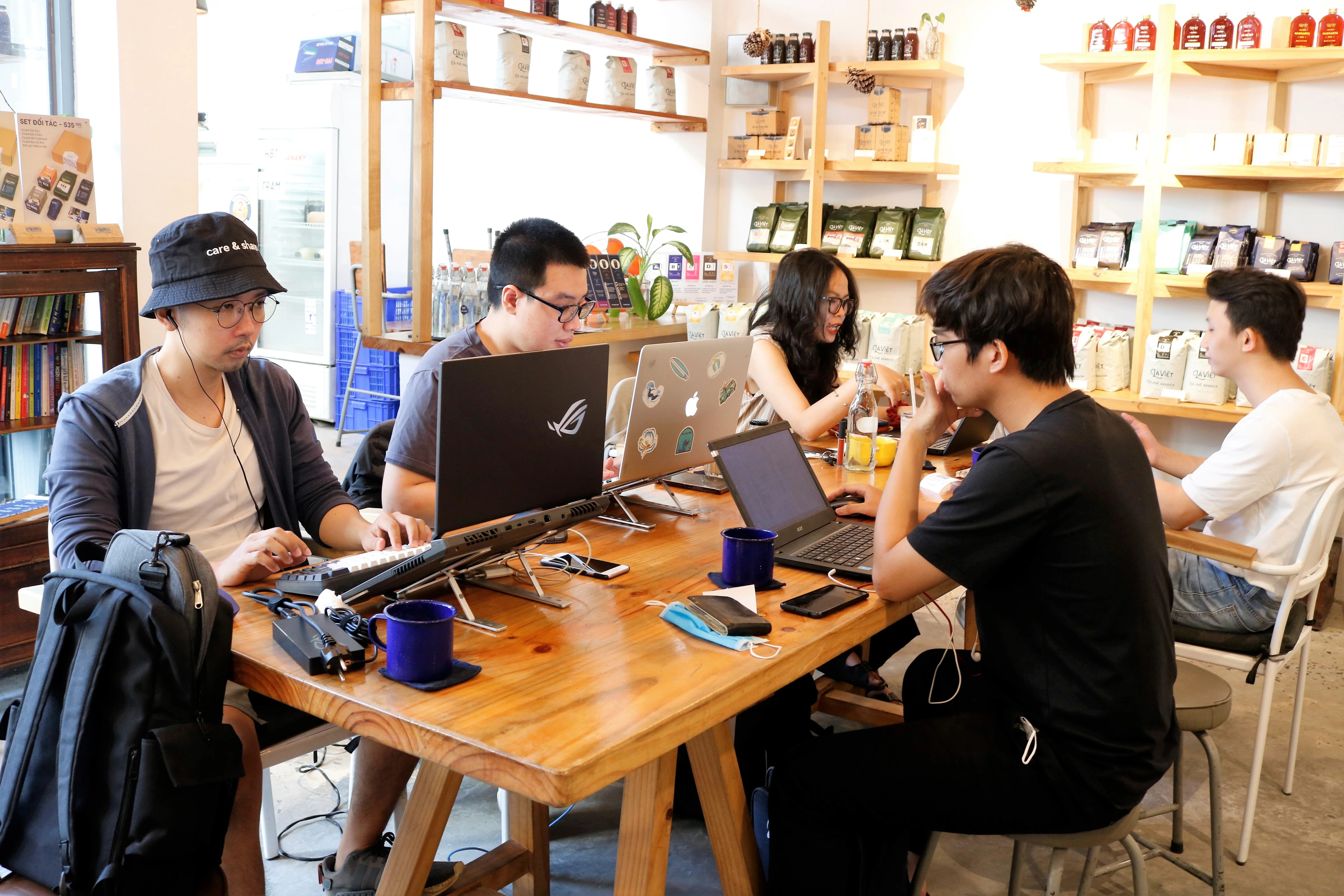 Cong viec van phong kho giu chan nhan su tre anh 1