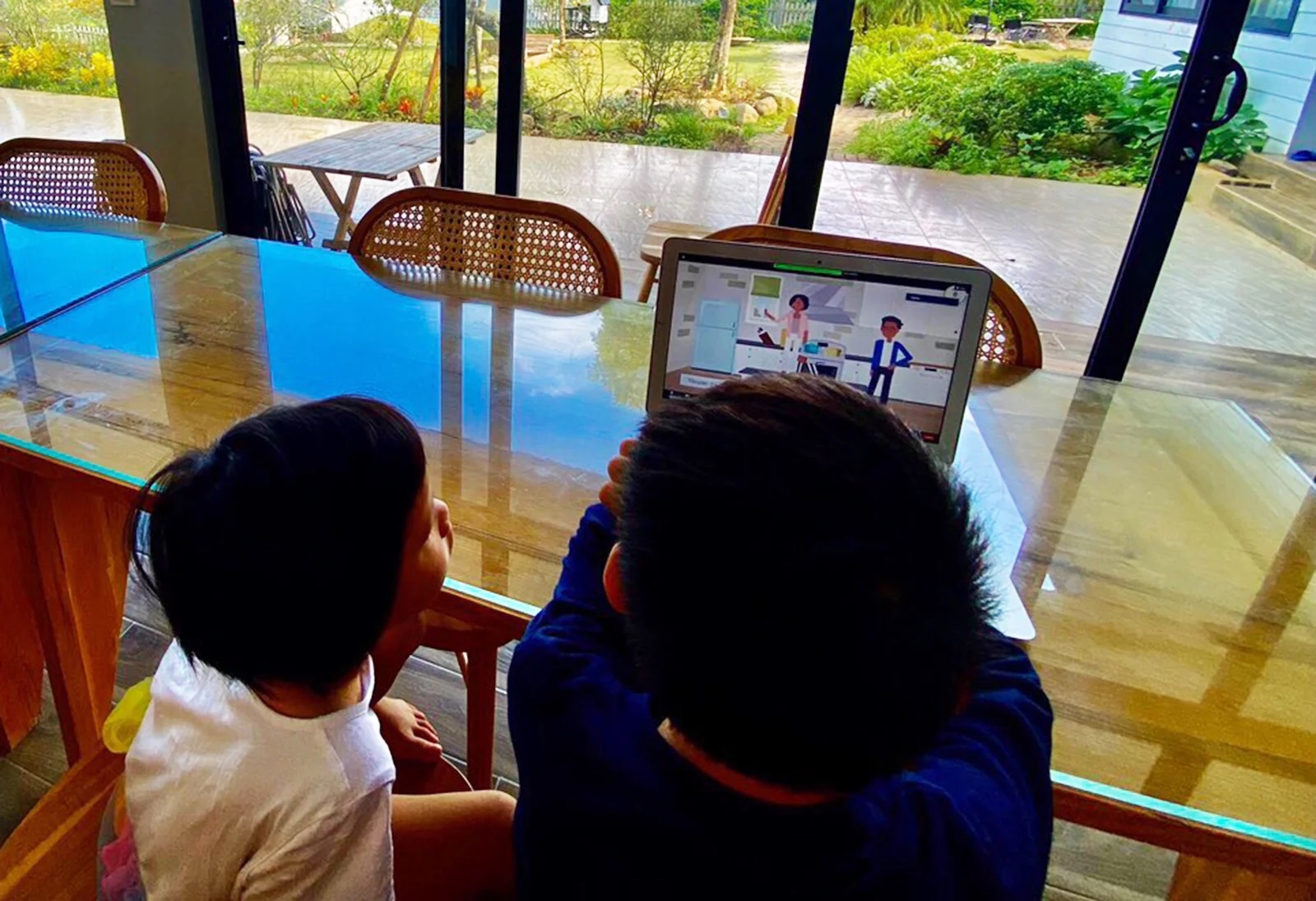 Stress vi con quay ve hoc online anh 1