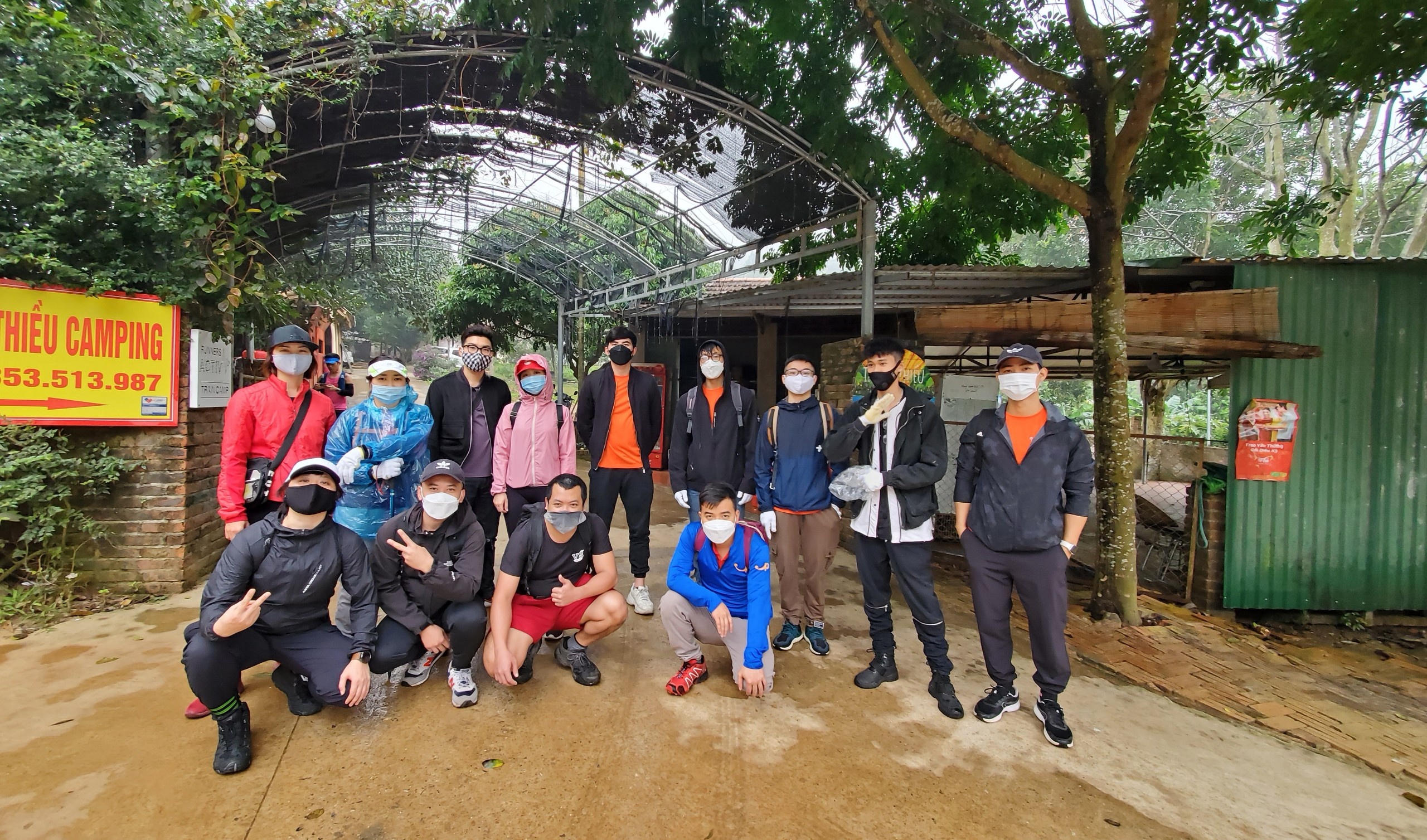 Dan trekking duoi suc hau Covid-19 anh 4