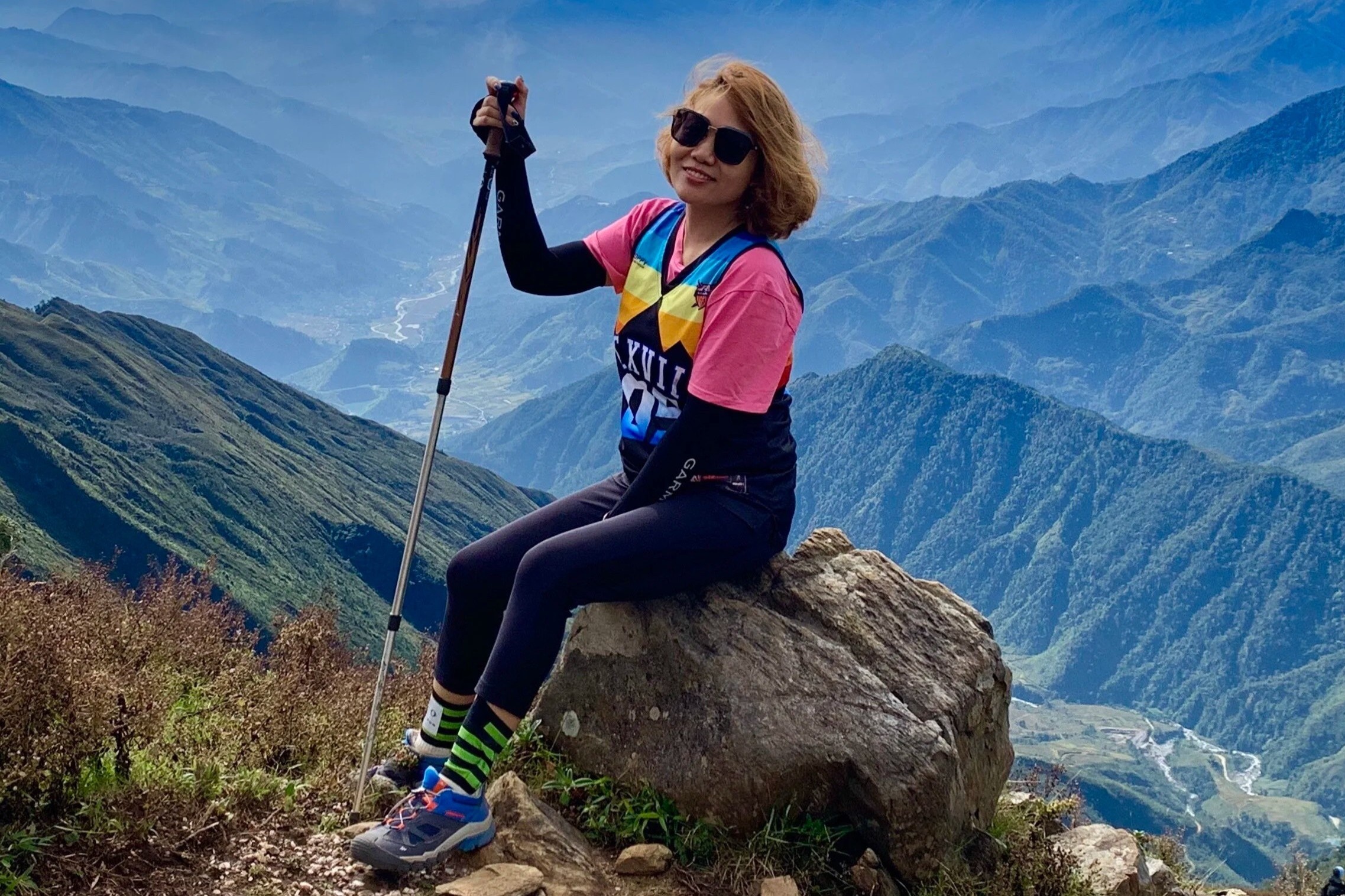 Dan trekking duoi suc hau Covid-19 hinh anh