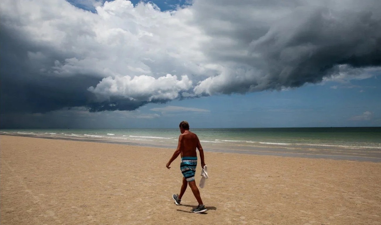 Nguoi Thai tre va giau co dang do xo den Hua Hin anh 2