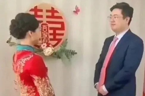 Co dau tu sang nha trai vi chu re bi phong toa o Trung Quoc hinh anh