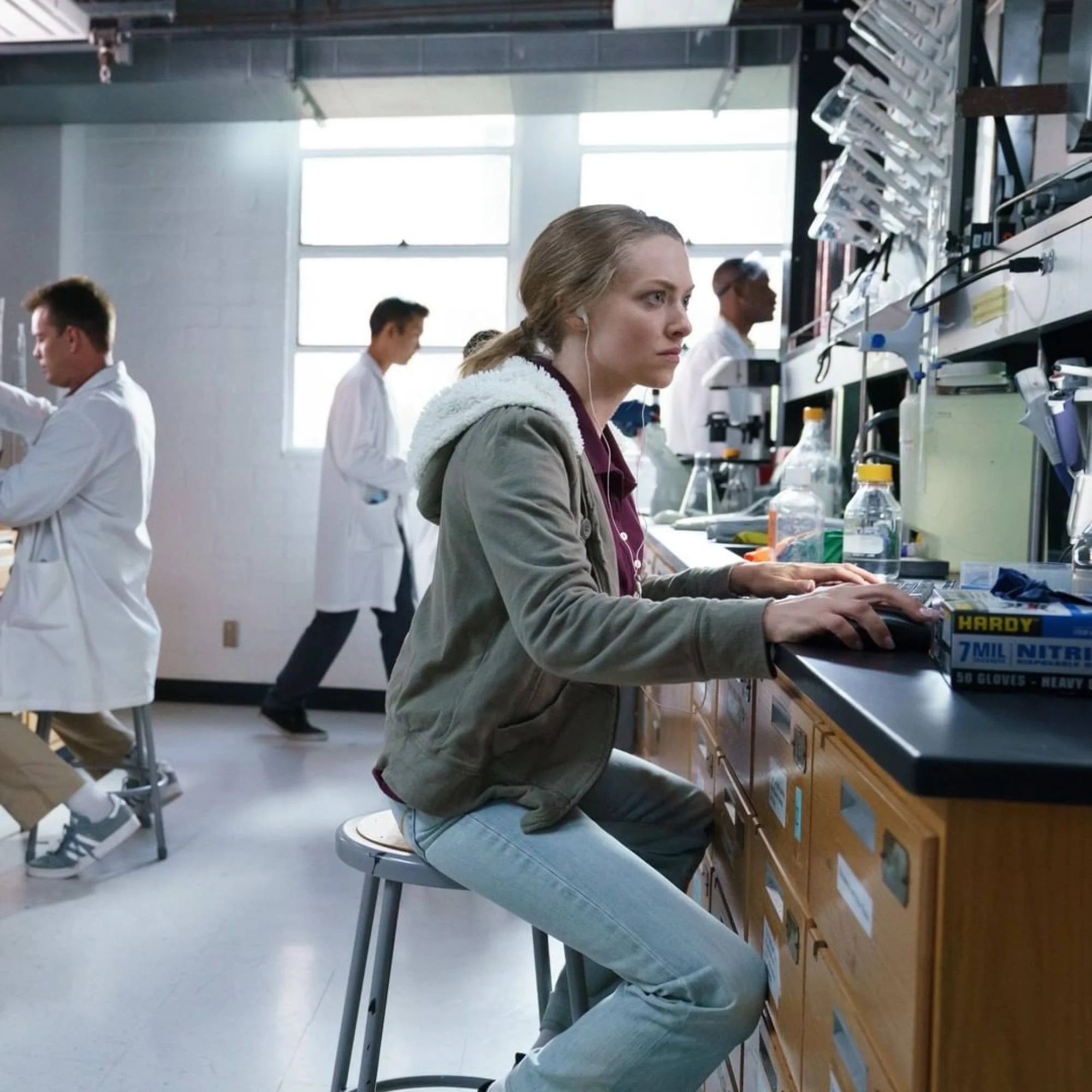 Vi sao trang phuc lam nen dang cap anh 2