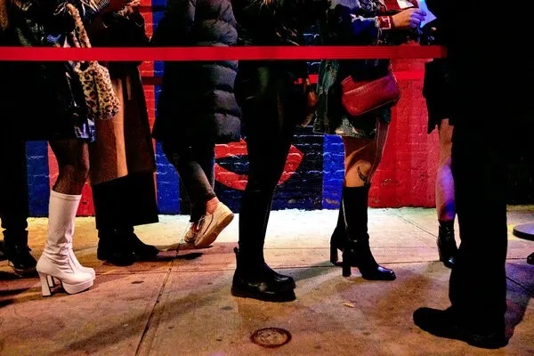 Cuoc song ve dem dan hoi sinh sau 2 nam chat vat anh 6