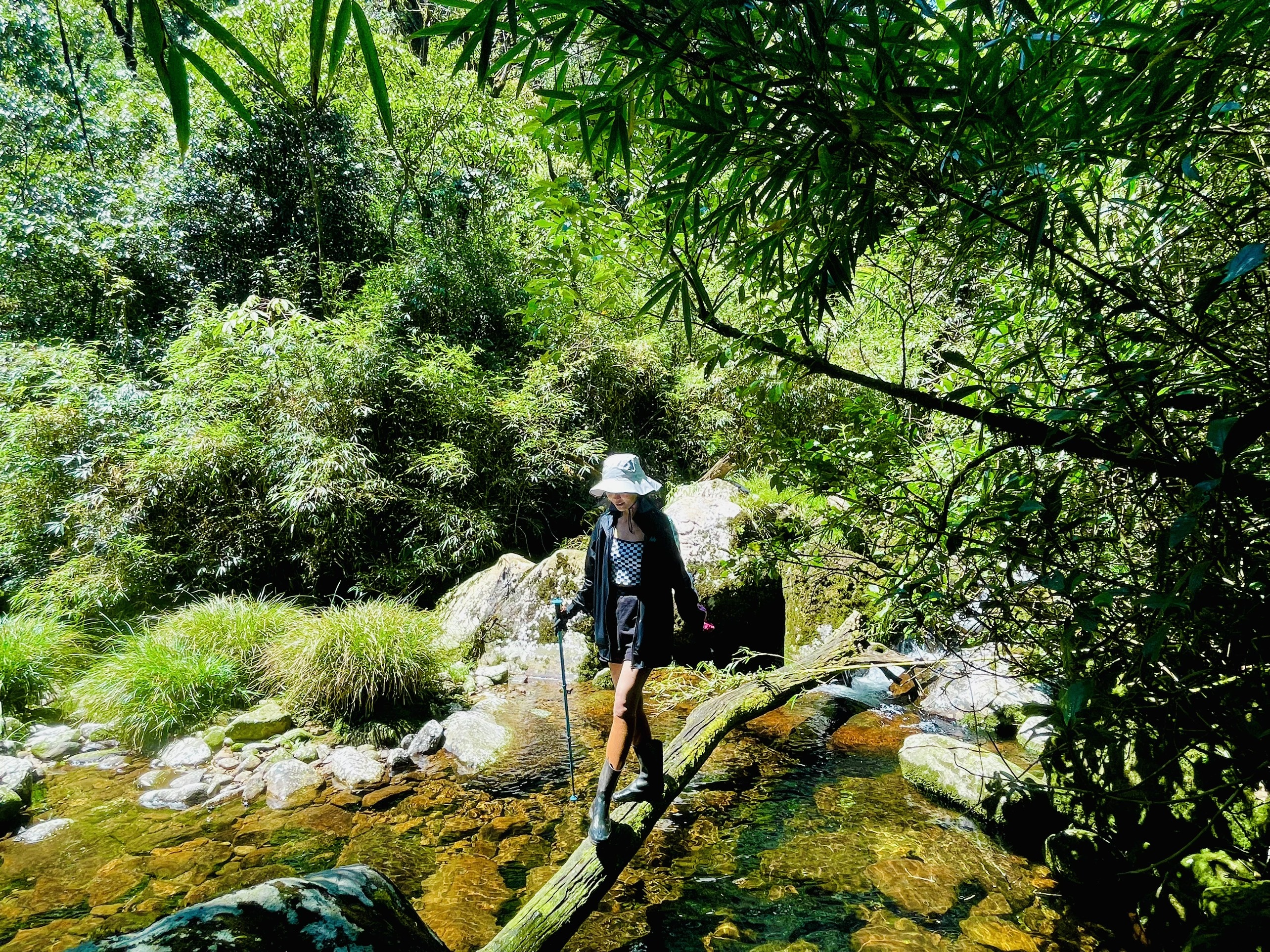 Lien tuc di trekking anh 6