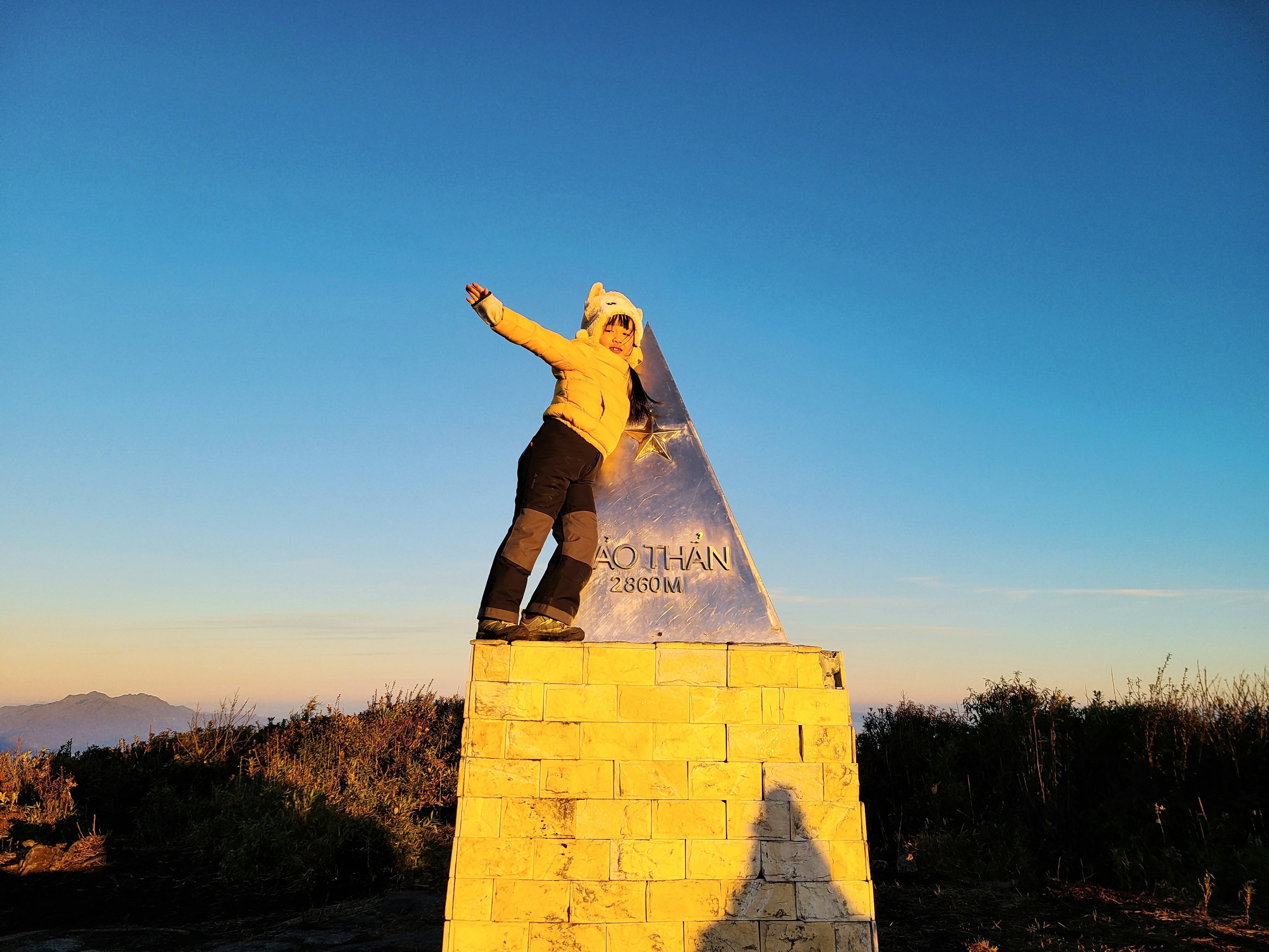 Lien tuc di trekking anh 7