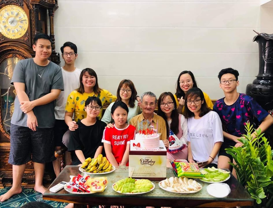 Ve voi gia dinh thay vi di du lich dip nghi le 30/4 anh 3