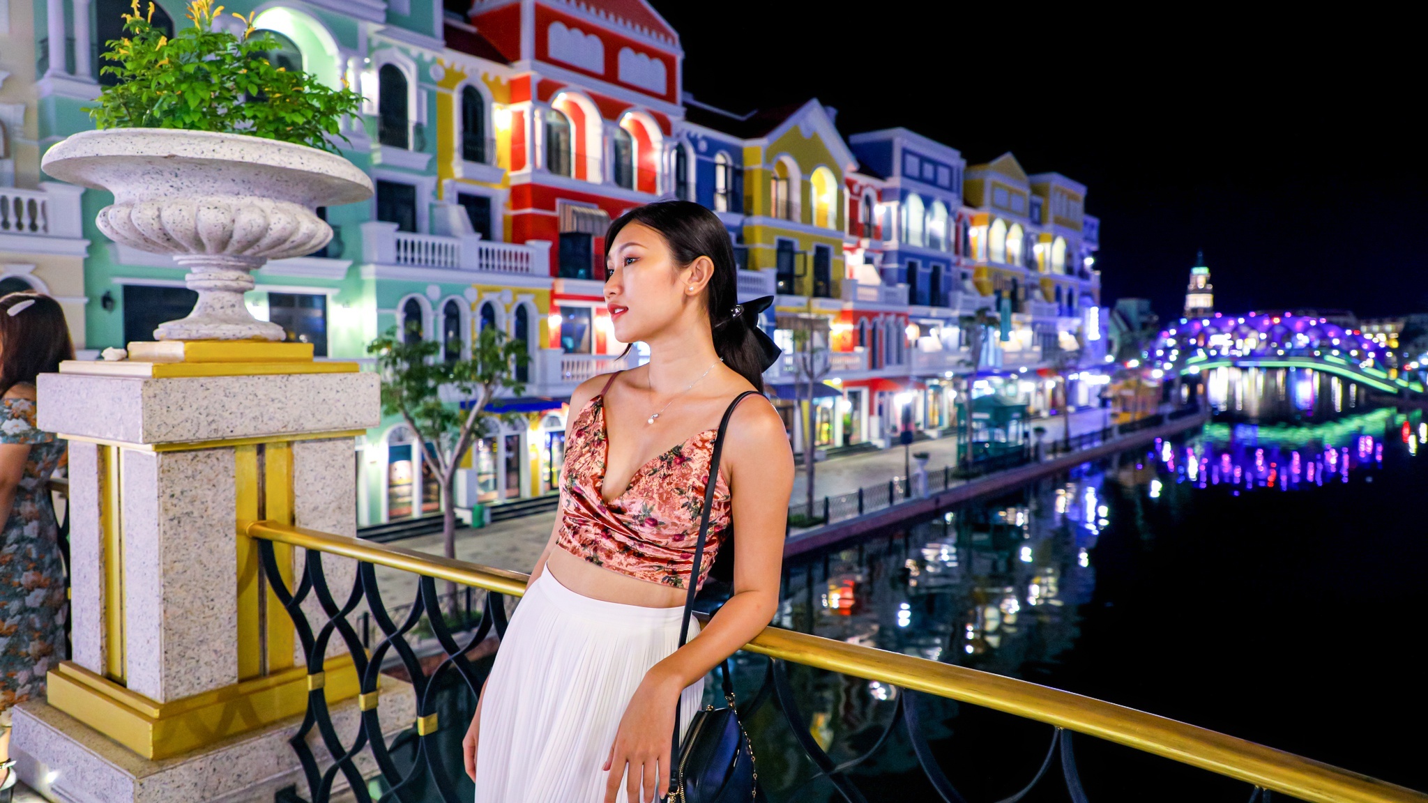 Ve voi gia dinh thay vi di du lich dip nghi le 30/4 anh 1