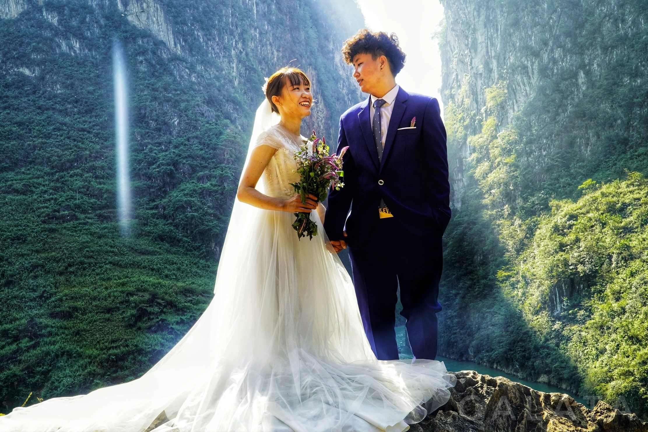 Hanh phuc cua chang trai chuyen gioi anh 2