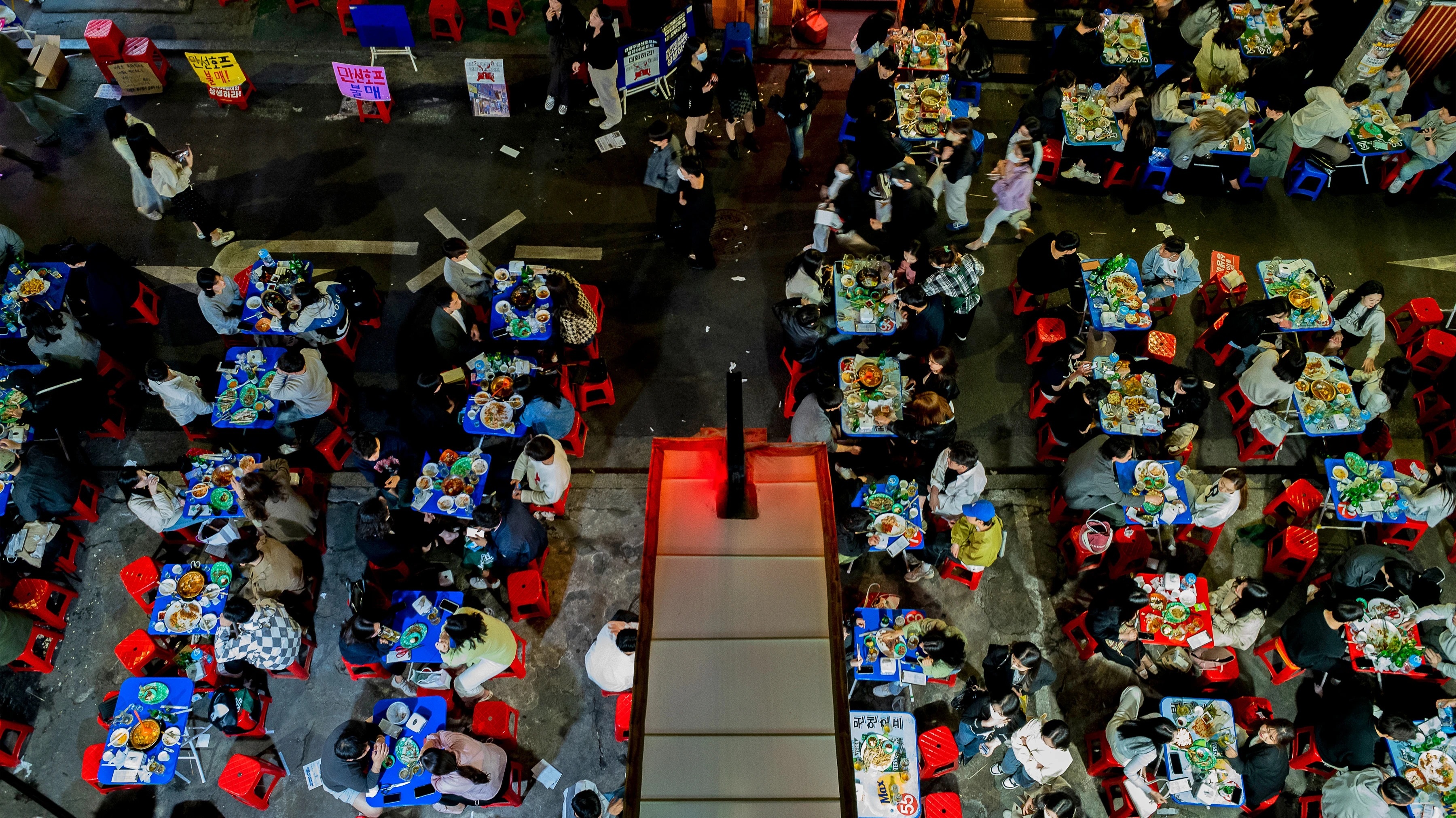 Nguoi Han lai duoc tiec tung thau dem sau 2 nam anh 4