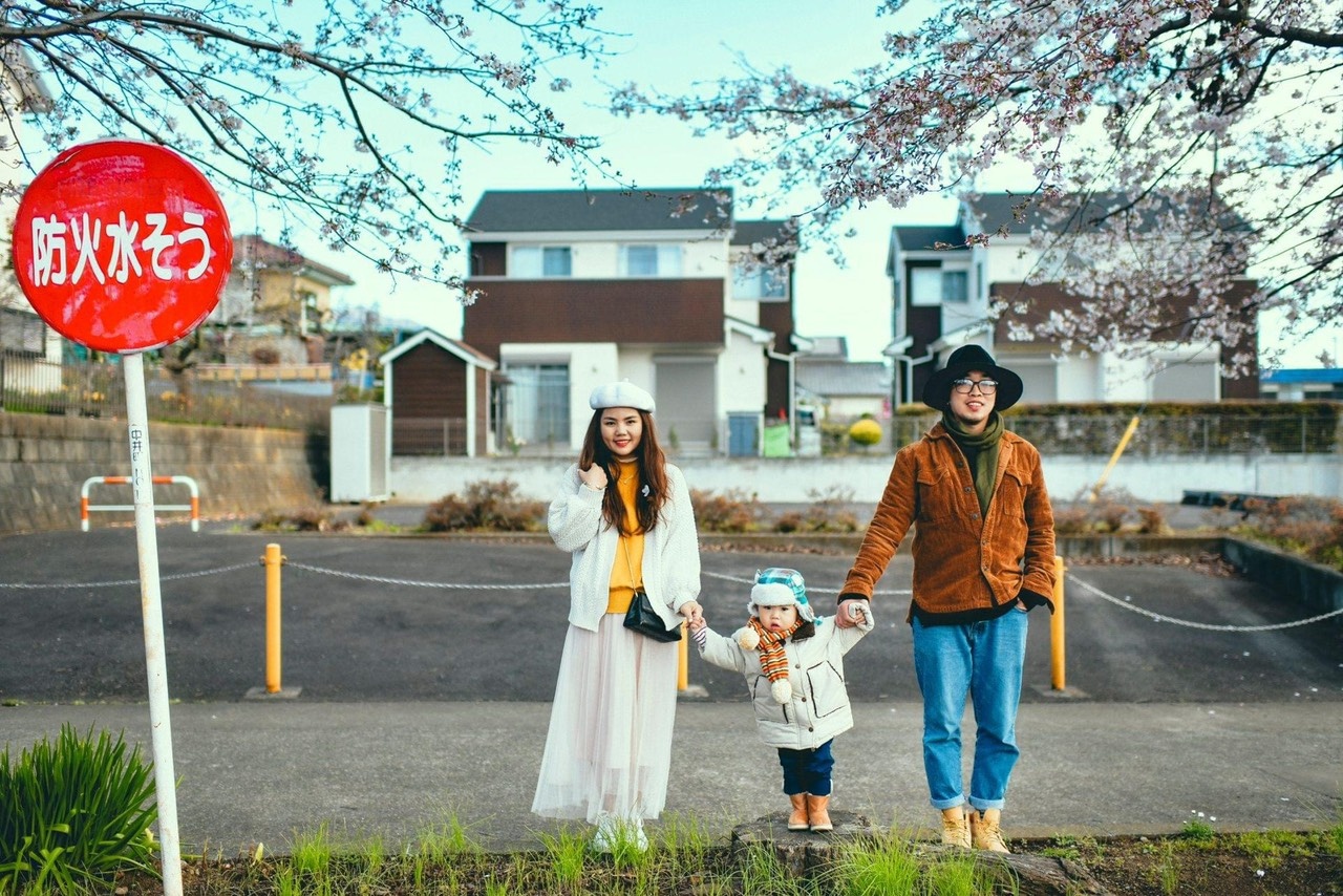 Vo chong nghi viec mot thang dua con di xuyen Viet anh 11