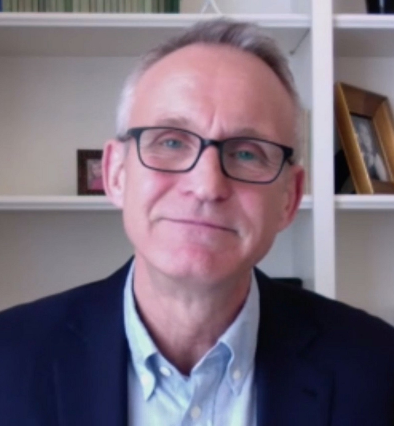 Dau dau vi nhan vien moi dot ngot bien mat truoc khi nhan viec anh 2