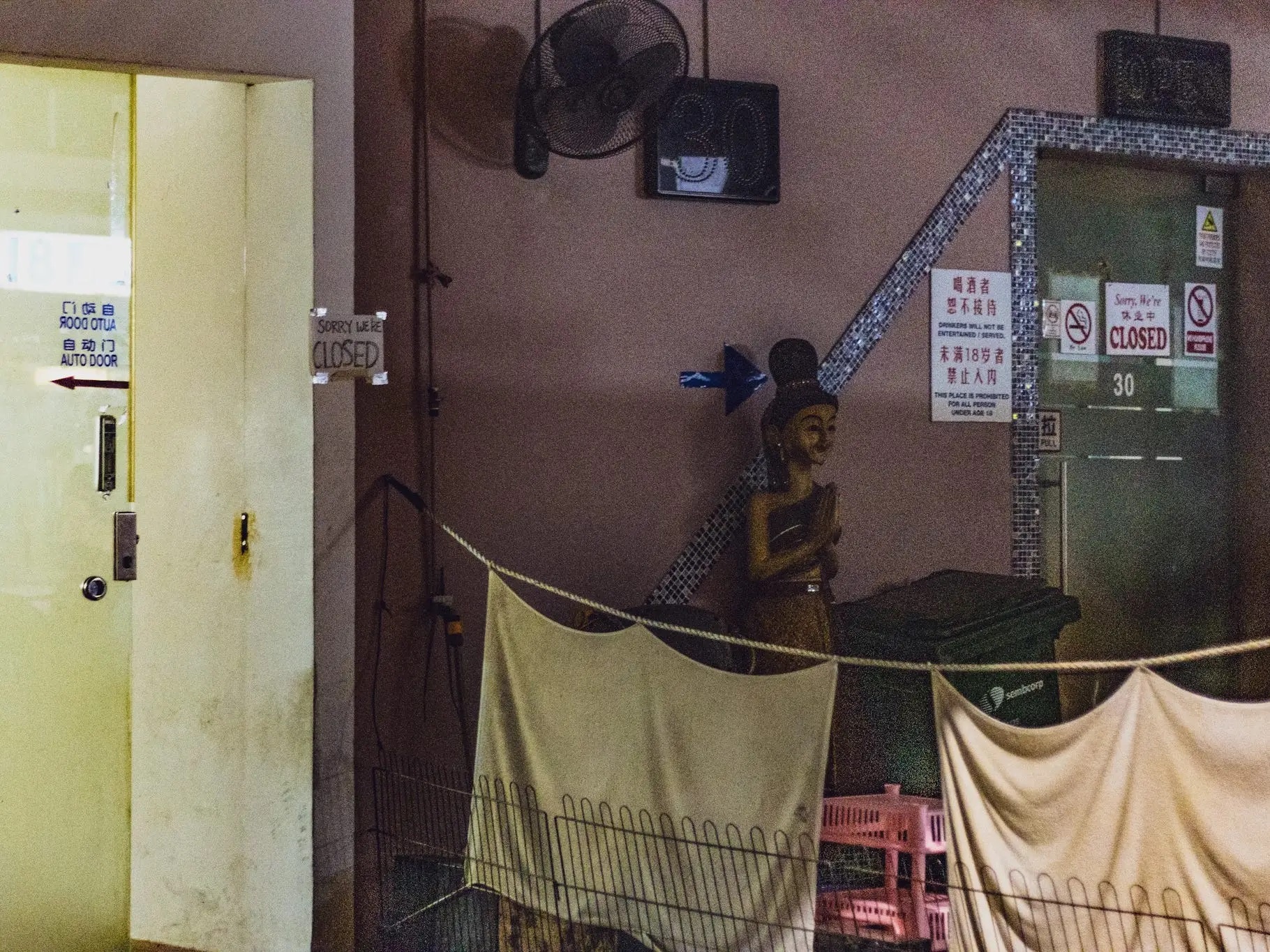 Pho den do o Singapore anh 4