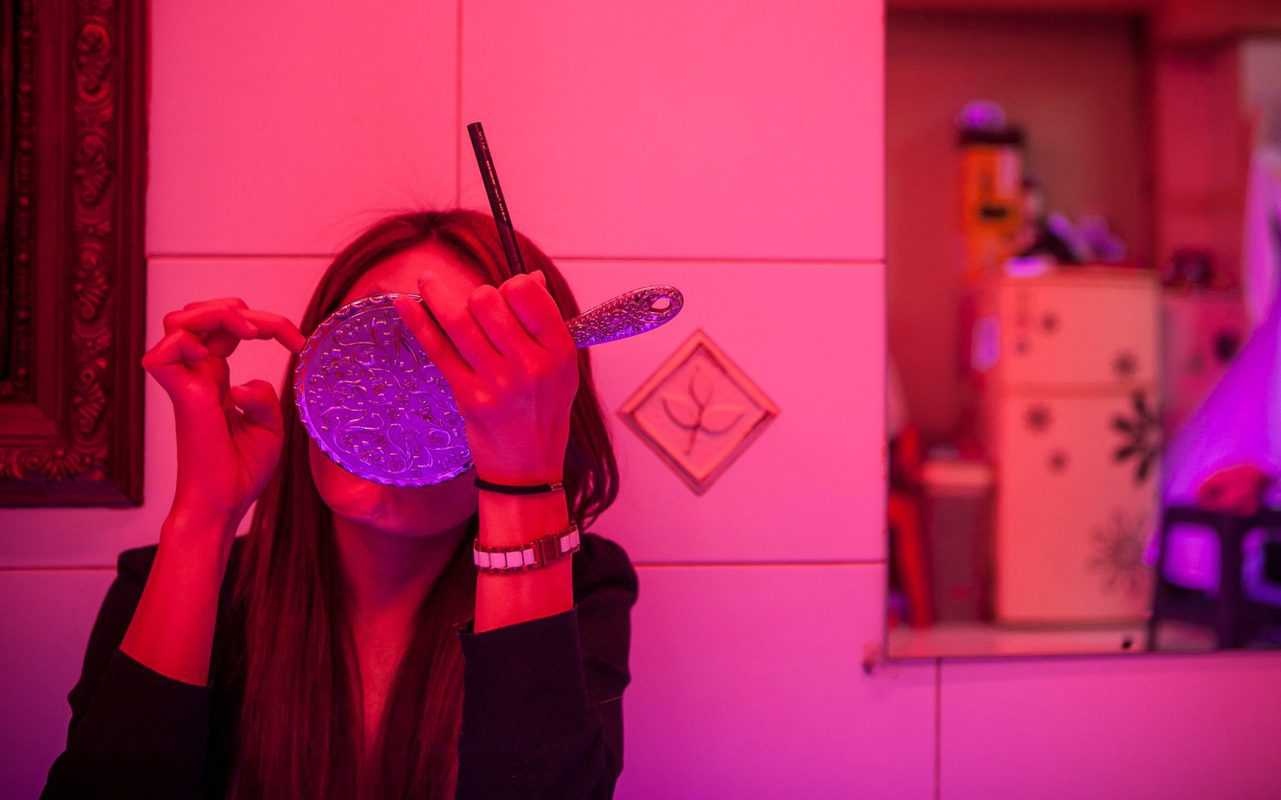 Pho den do o Singapore tro nen hoang vang hinh anh