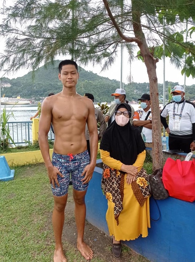 Mẹ kình ngư Indonesia không dám xem con thi đấu ảnh 3 Me kinh ngu Indonesia khong dam xem con thi dau anh 3