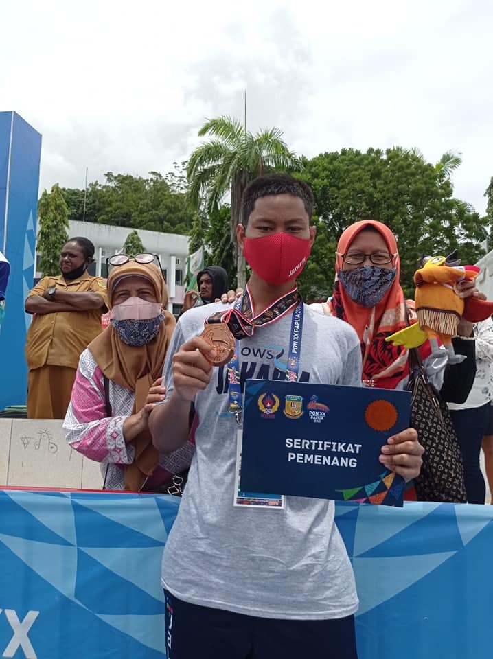 Mẹ kình ngư Indonesia không dám xem con thi đấu ảnh 4 Me kinh ngu Indonesia khong dam xem con thi dau anh 4