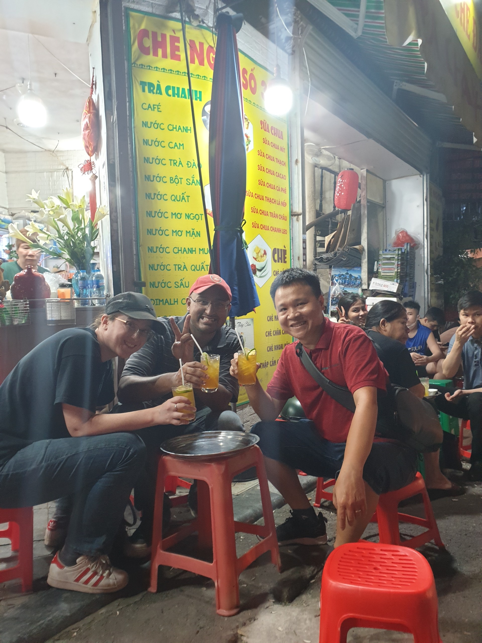 Dẫn khách Tây đi food tour quanh phố cổ Hà Nội ảnh 6 Dan khach Tay di food tour quanh pho co Ha Noi anh 6
