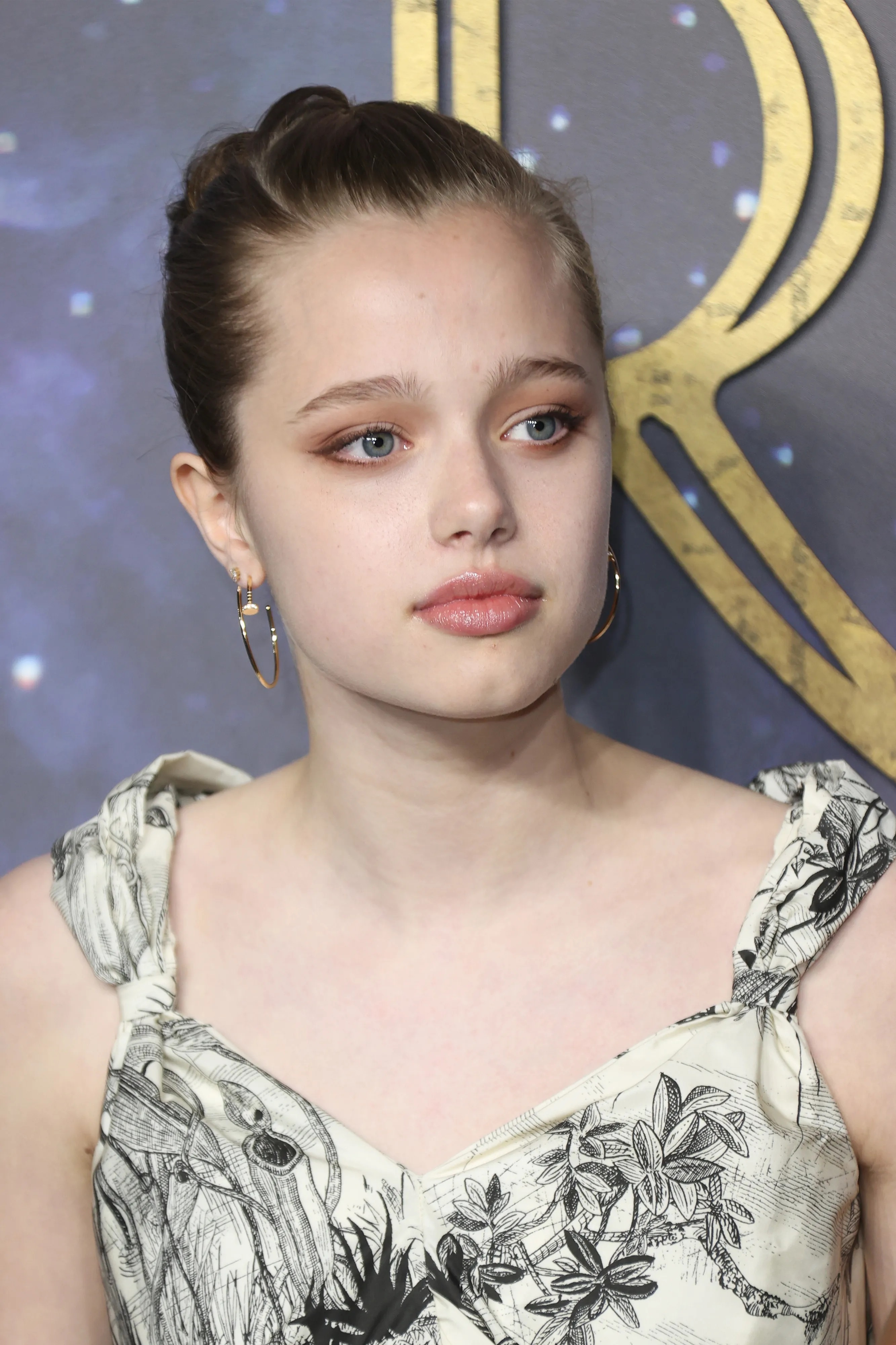 Con gai Angelina Jolie anh 8