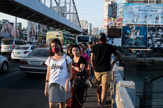 Sieu do thi o Dong Nam A lam kho nguoi di bo hinh anh
