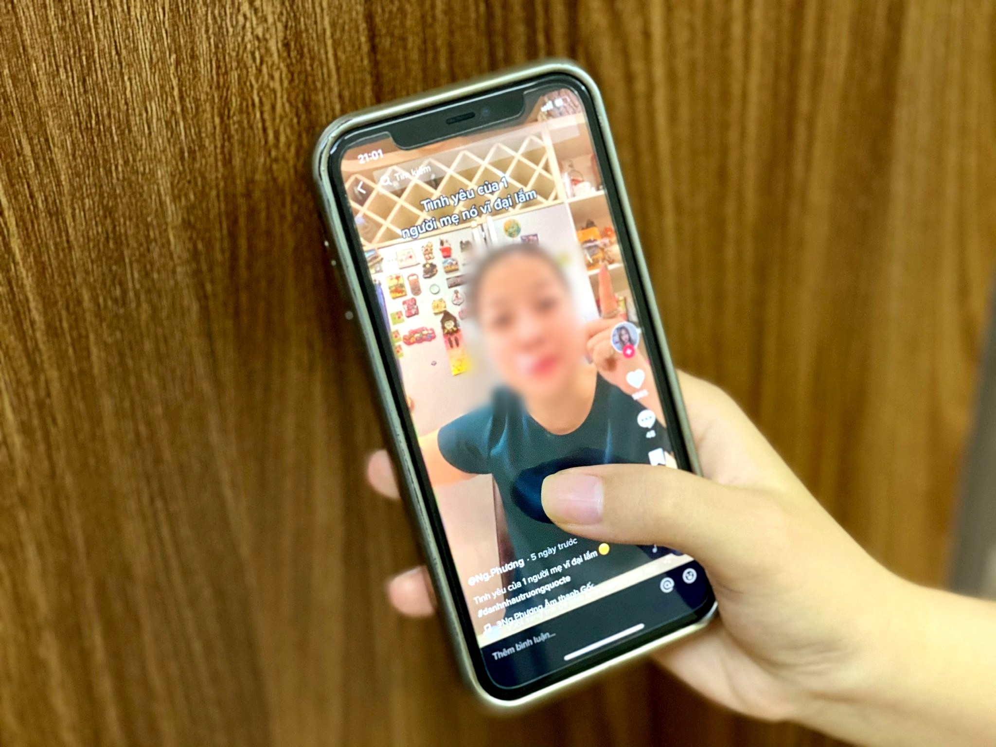 Clip 15 giay cua TikTok lan truyen vu viec tai truong quoc te o TP.HCM hinh anh
