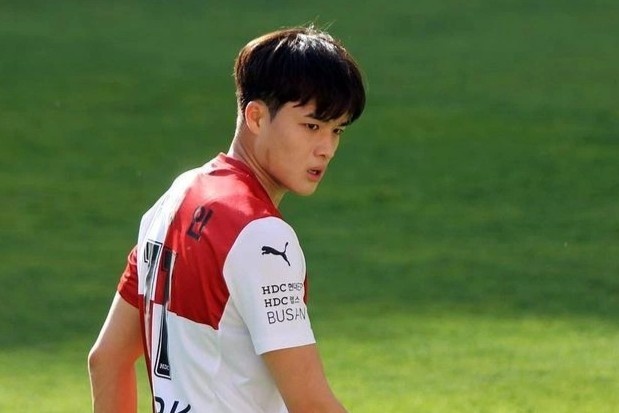 Dan cau thu dien trai cua U23 Han Quoc hinh anh