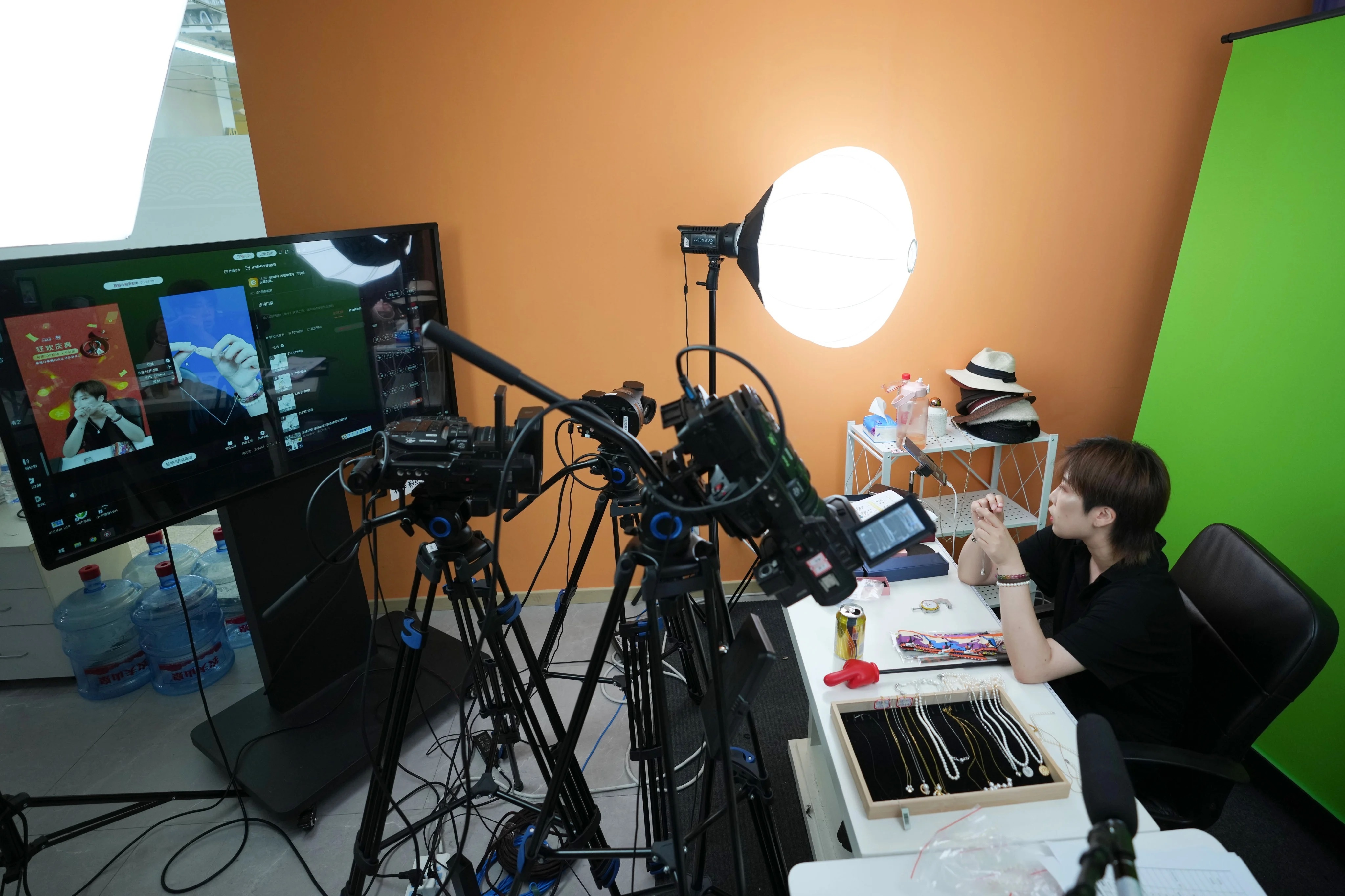 Livestream ở Trung Quốc bị siết chặt ảnh 1 Livestream o Trung Quoc bi siet chat anh 1