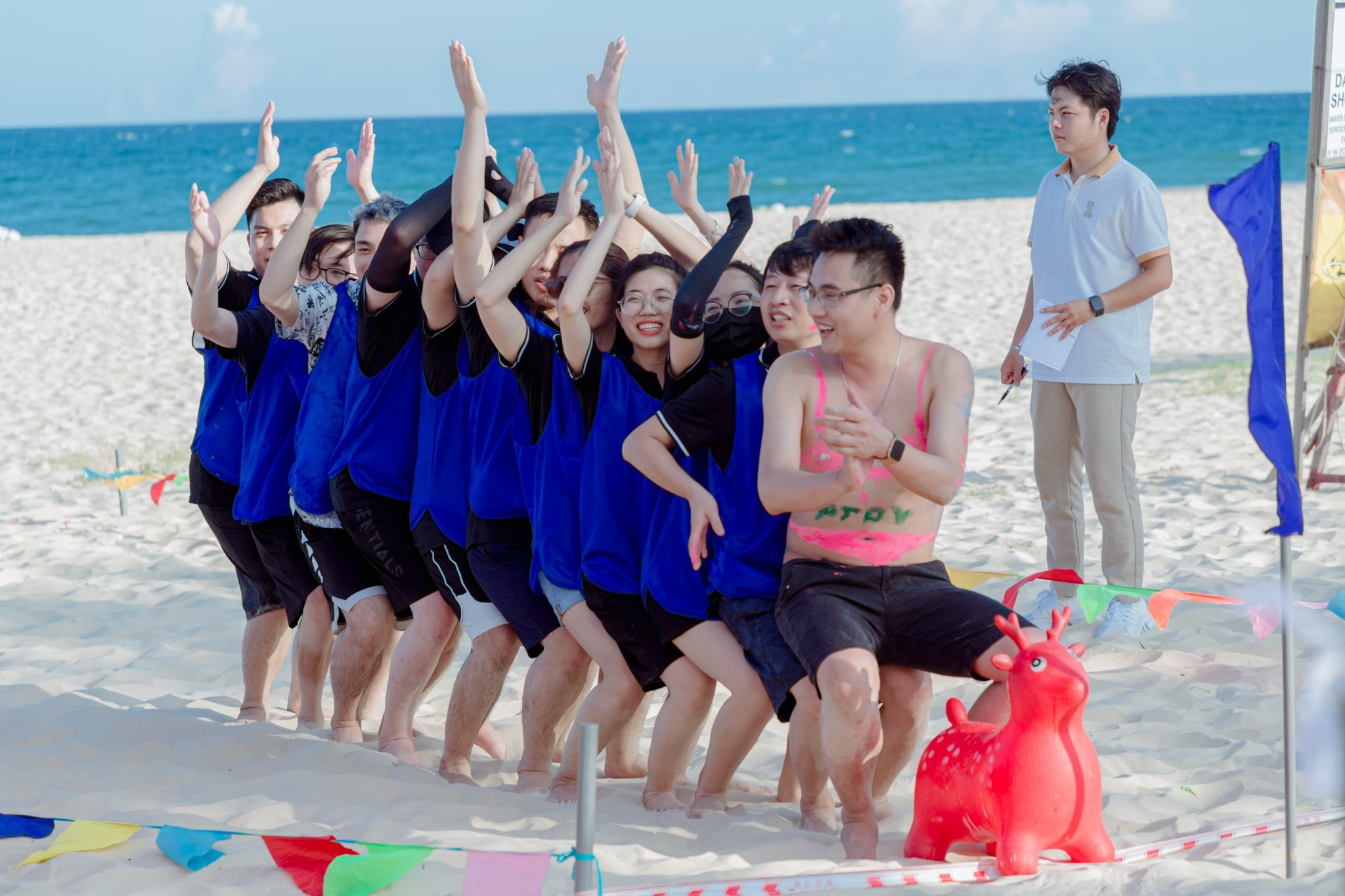 Sep tinh te va sang tao, nhan vien se luon muon di team building hinh anh