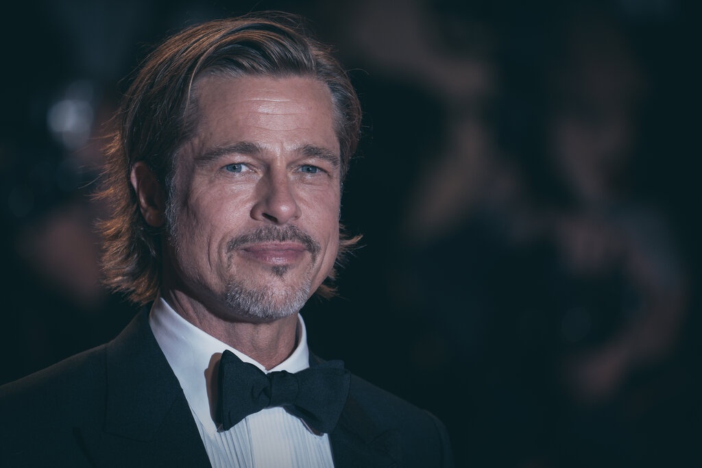 Nhieu nguoi bi hieu nham la chanh khi mac chung mu mat nhu Brad Pitt hinh anh